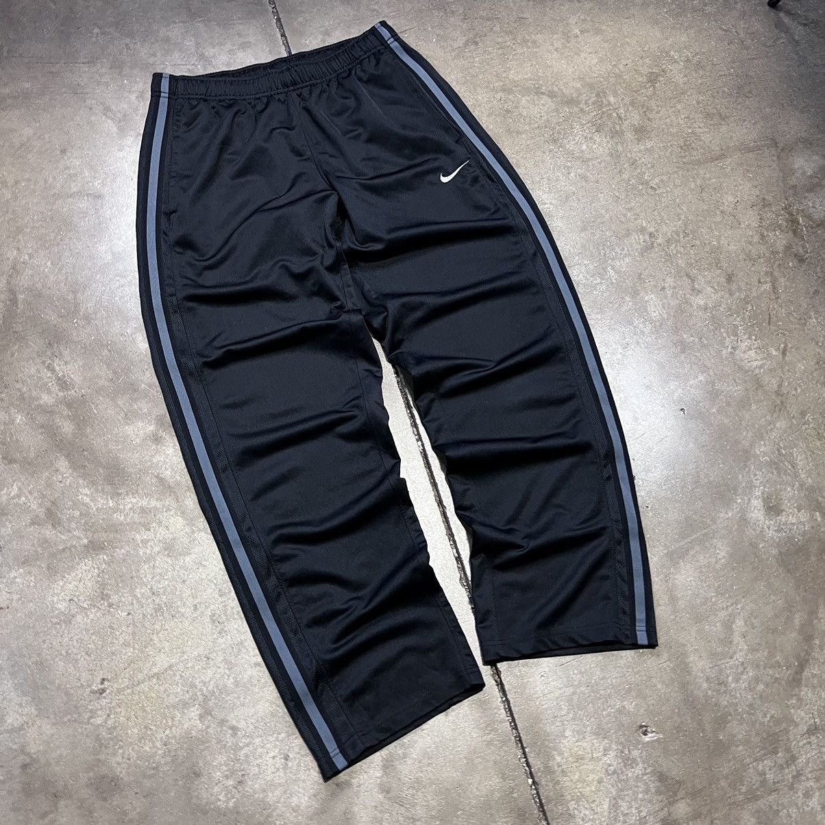 Nike Vintage Y2K Nike Mini Swoosh Sweatpants Baggy Wide Leg Size US 30 / EU 46 - 2 Thumbnail