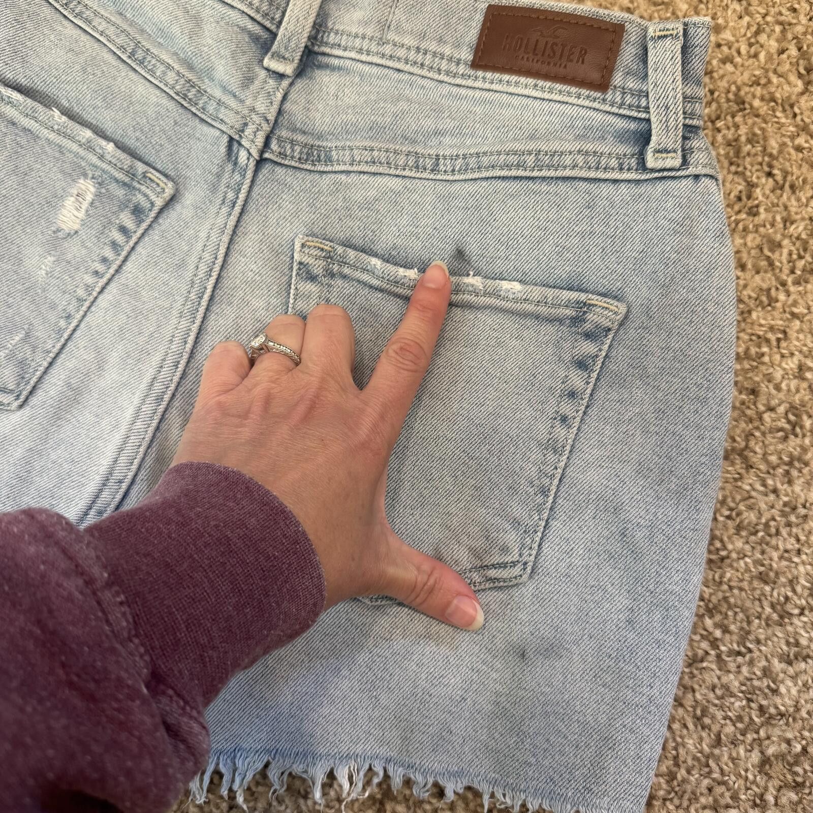 Hollister Hollister Size 26 Light Wash Distressed Denim Shorts Size 26" / US 2 / IT 38 - 3 Thumbnail