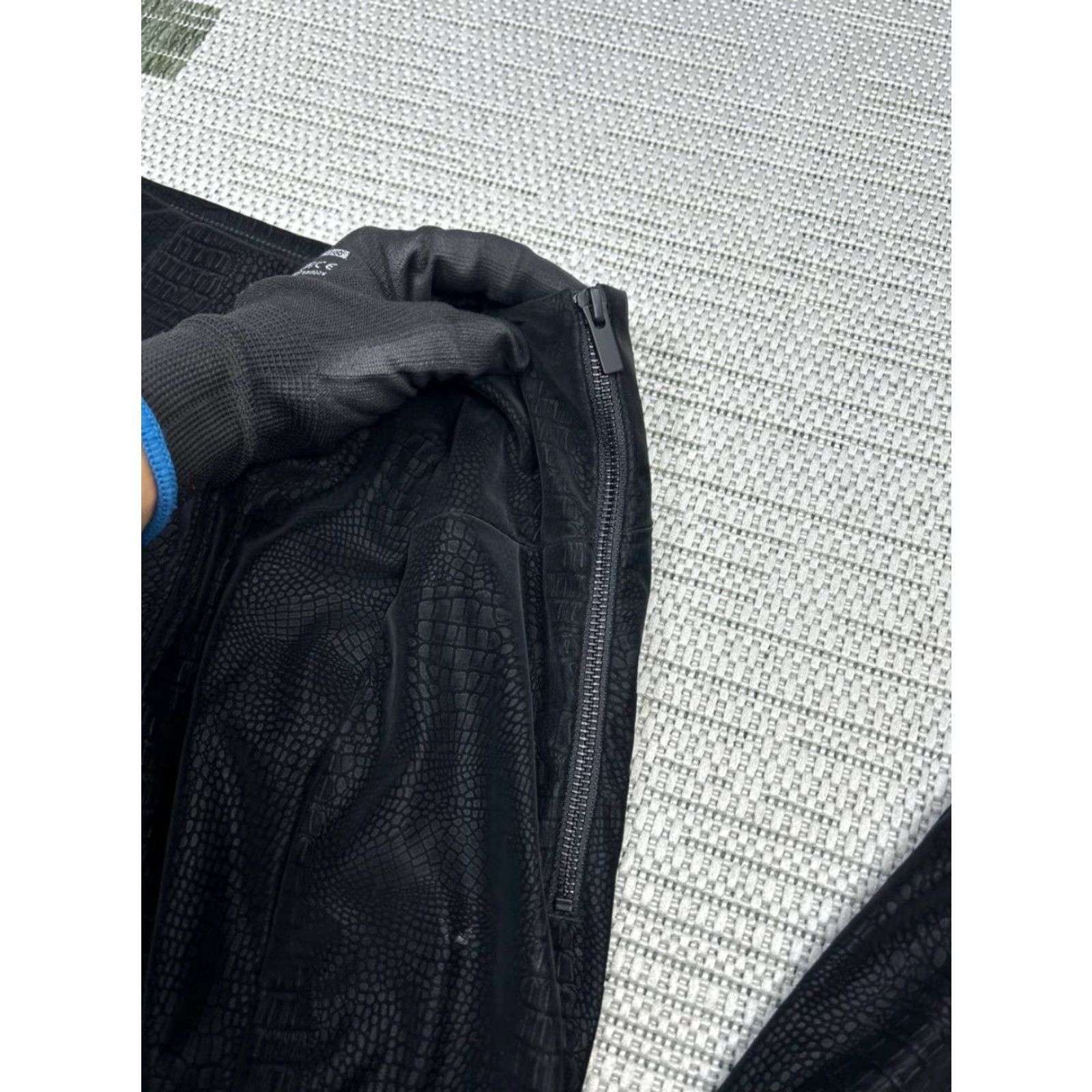 Good American Good American Pants Womens 2 Black Faux Snakeskin Straight Ankle High Rise Flat Front Size 2 Womens Black Pants Size 26" / US 2 / IT 38 - 7 Thumbnail