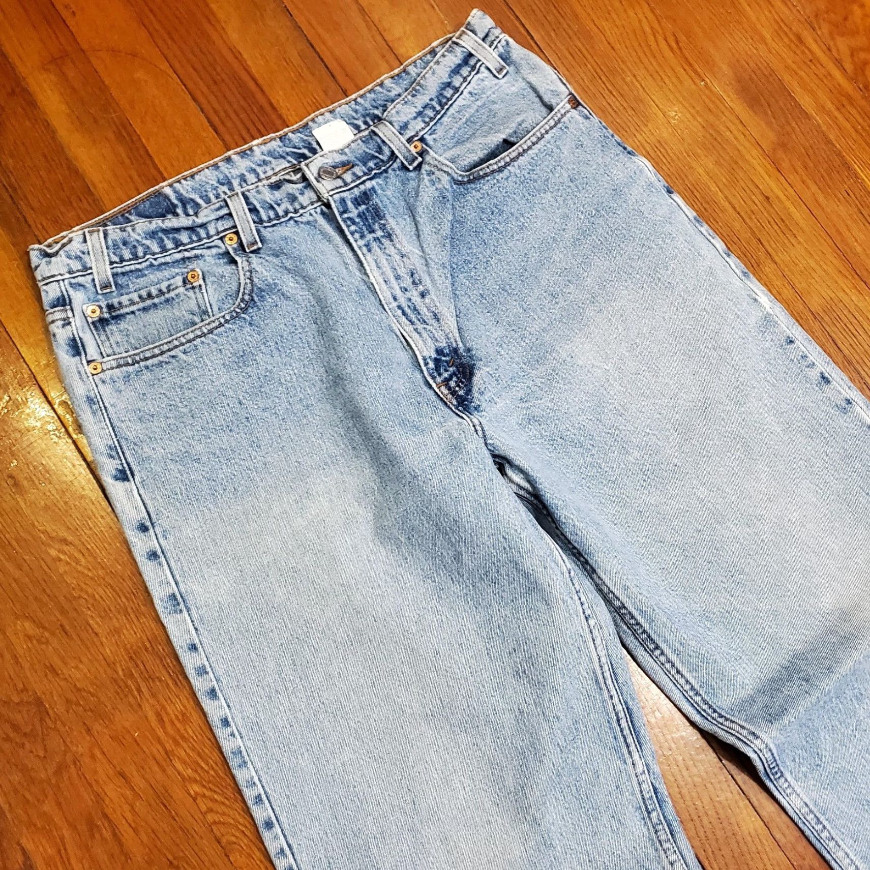 Levi's VINTAGE Levi's 550 Jeans Mens 37x36 Light Wash Relaxed Tapered Denim 90s Size US 38 / EU 54 - 7 Thumbnail