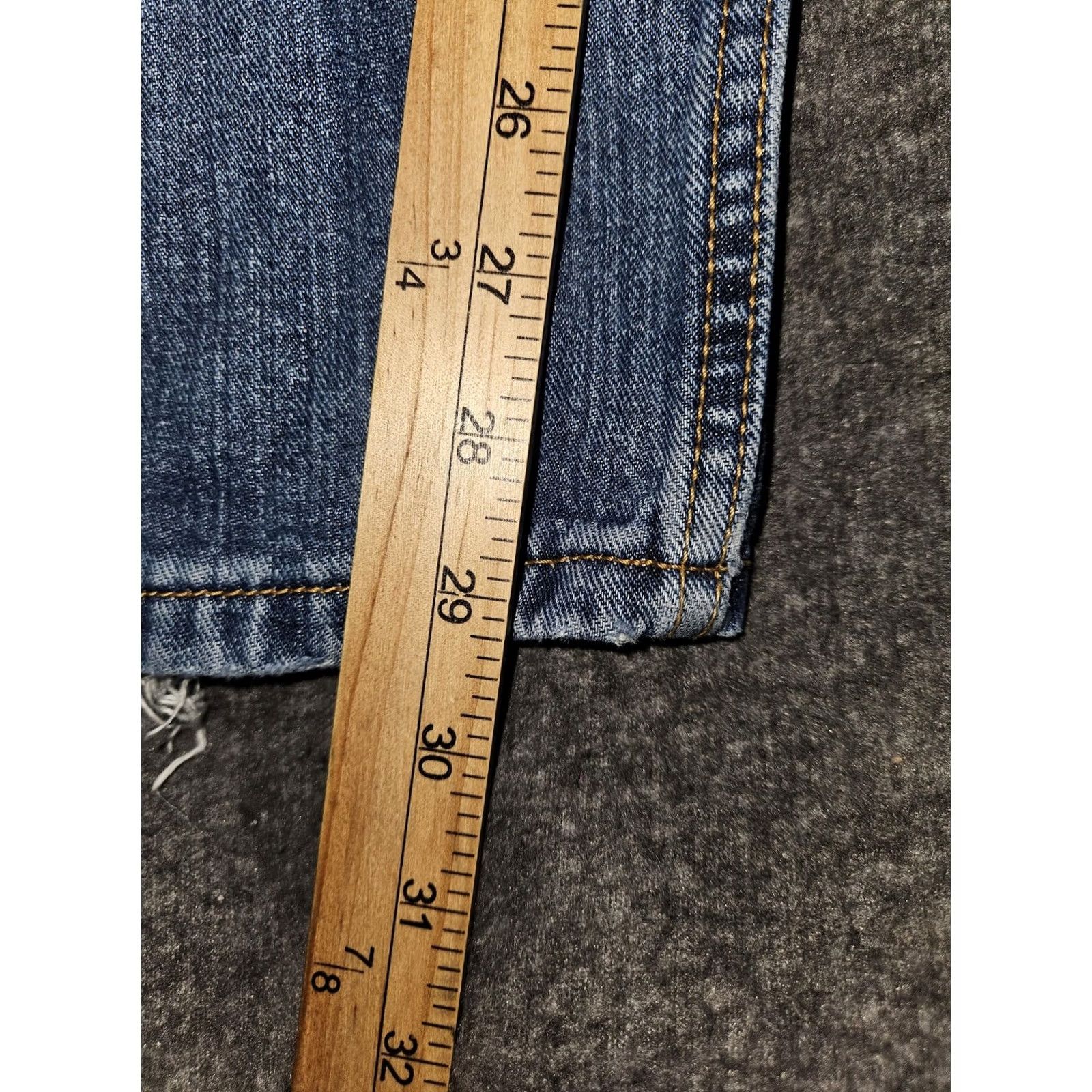 Levi's VINTAGE Levi's 559 Jeans Mens 34x30 Blue Relaxed Straight Y2K Denim Distressed Size US 34 / EU 50 - 6 Thumbnail