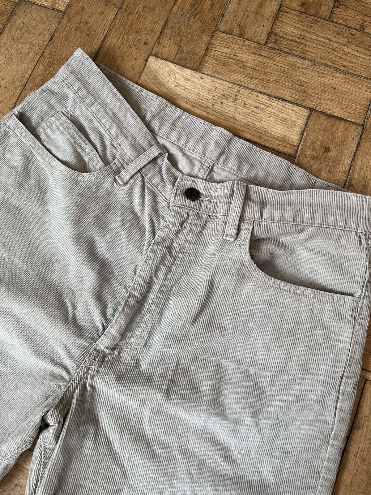 Levi's Vintage Levi’s Cream Jeans Corduroy Denim Baggy Fit 33x34 Size US 34 / EU 50 - 9 Thumbnail
