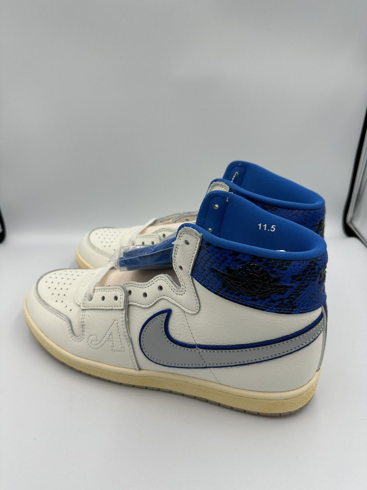 Awake NY × Jordan Brand Jordan 1x Awake Size US 11.5 / EU 44-45 - 2 Thumbnail