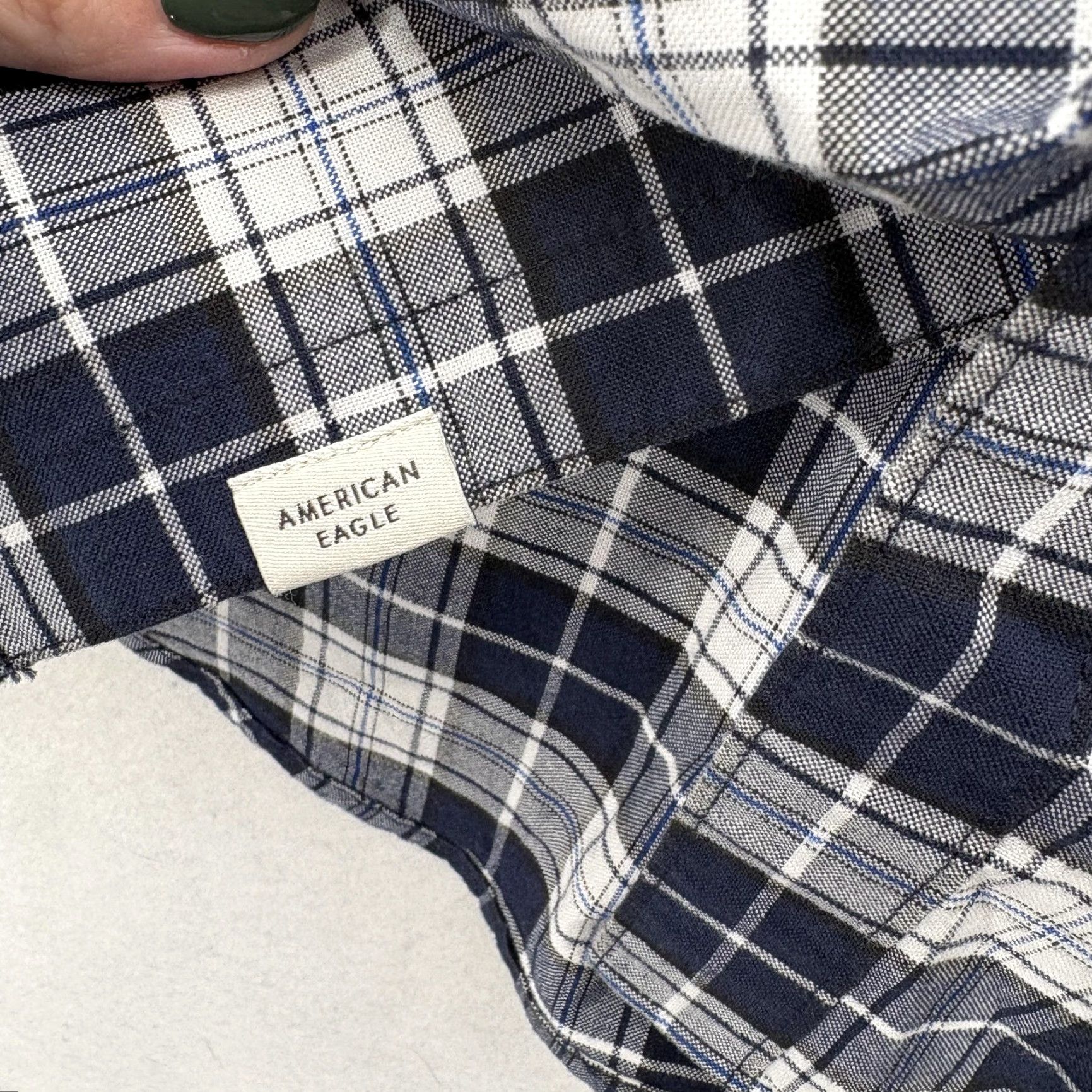 American Eagle Outfitters American Eagle Outfitters Shirt Mens Medium Plaid Blue White Classic Button-Down Casual Size US M / EU 48-50 / 2 - 5 Thumbnail