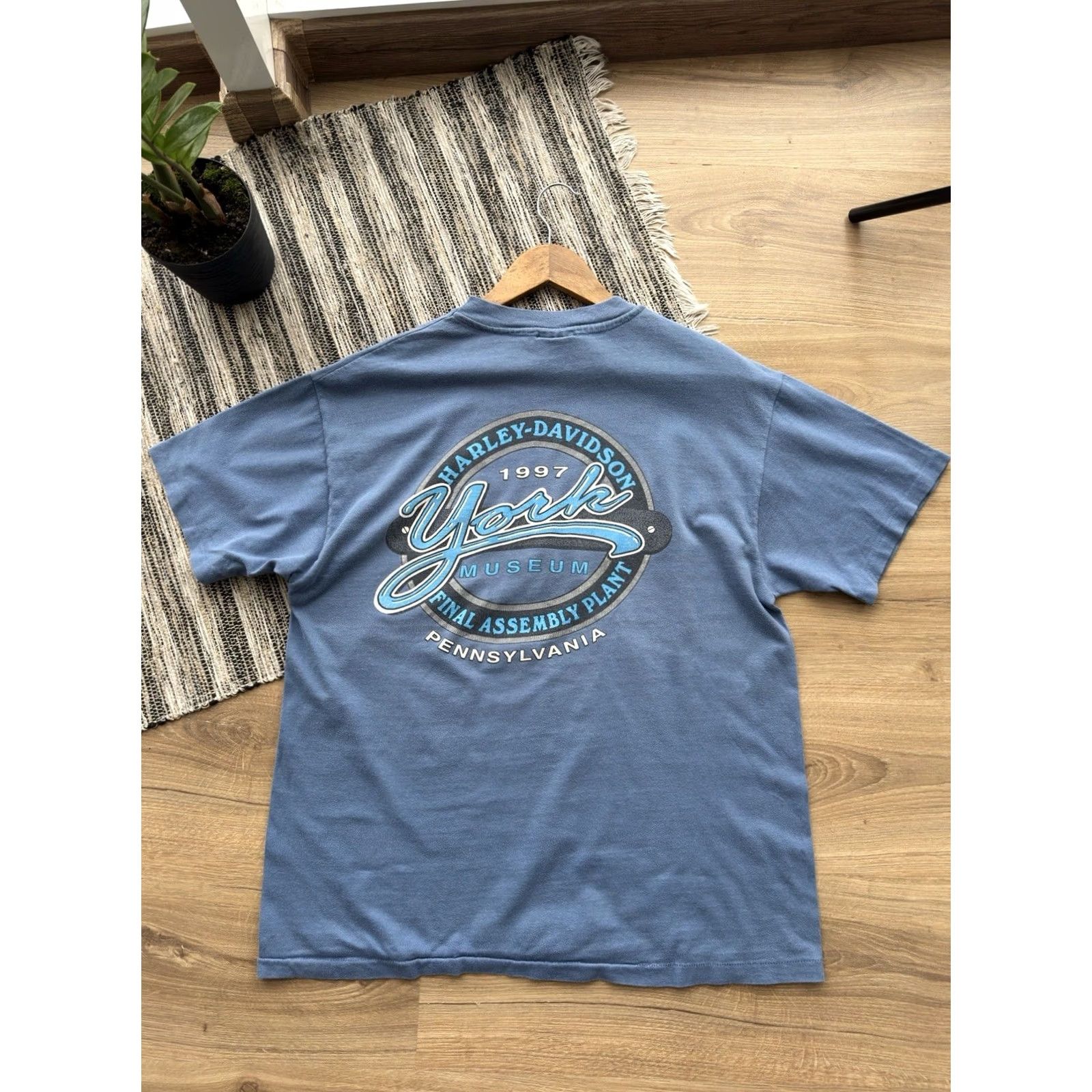 Harley Davidson VINTAGE Harley-Davidson T-Shirt Men L Blue 90s York Museum Single Stitch Logo Theme 80s 90s Biker Cartoon USA Streetwear Merch 3d Emblem Size US L / EU 52-54 / 3 - 4 Thumbnail