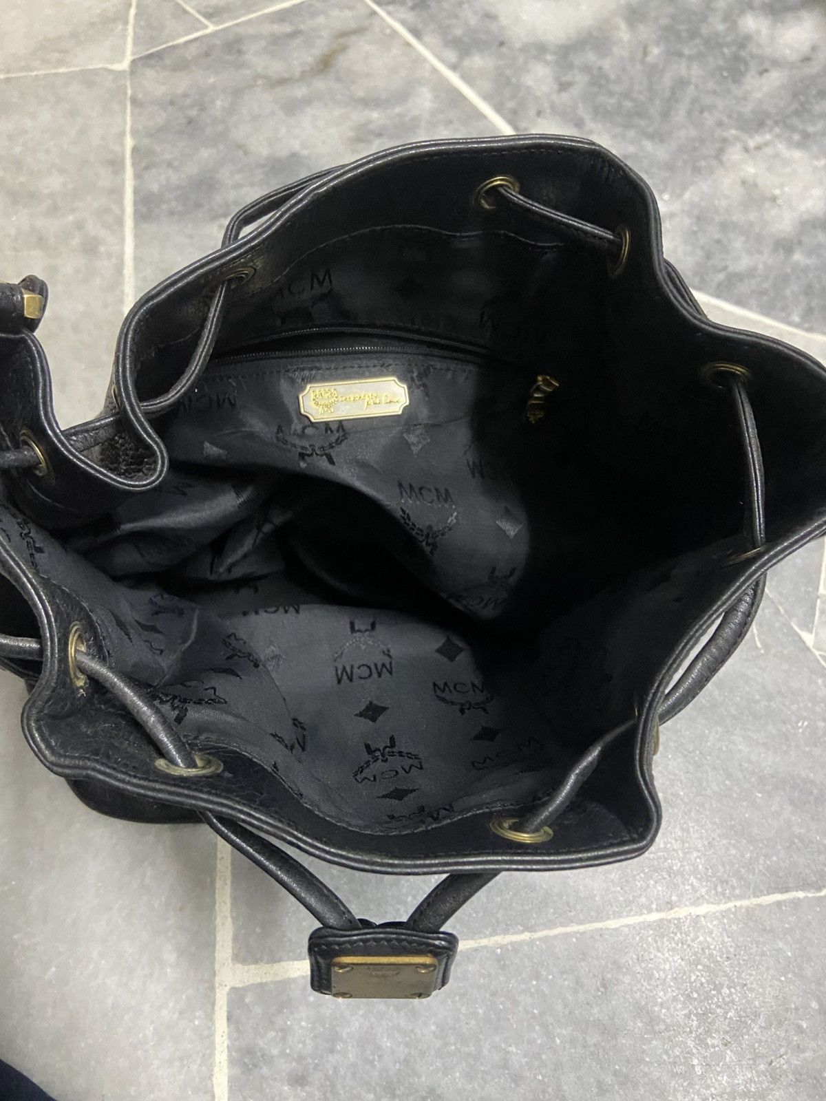MCM MCM Vintage Black Leather Bag Size ONE SIZE - 9 Thumbnail