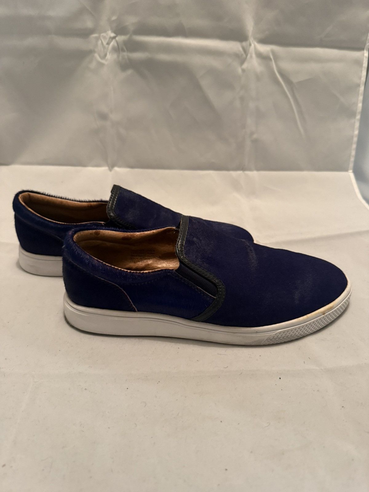 Kurt Geiger Kurt Geiger London Navy Blue Calf Hair slip-on Sneaker sz8 Size US 8 / EU 41 - 3 Thumbnail