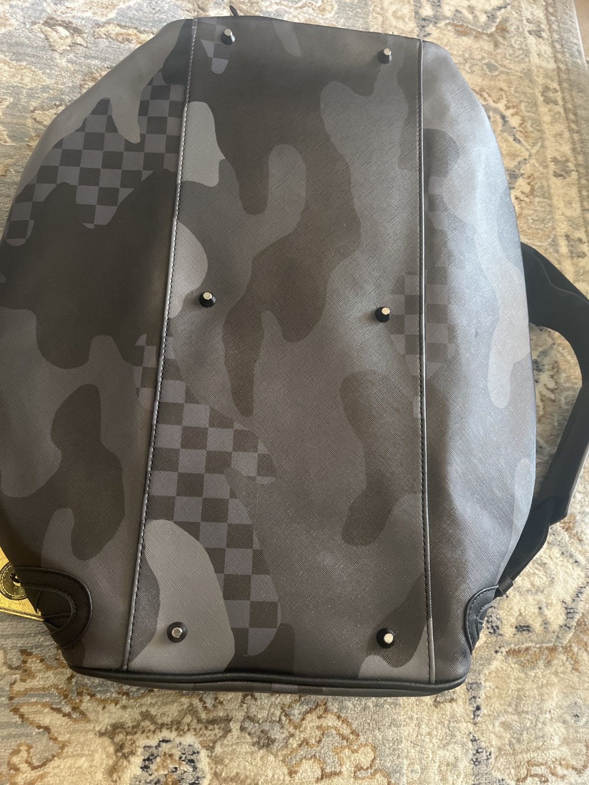 Sprayground 3AM NEVER SLEEP DUFFLE LV CHECKERBOARD Size ONE SIZE - 14 Thumbnail