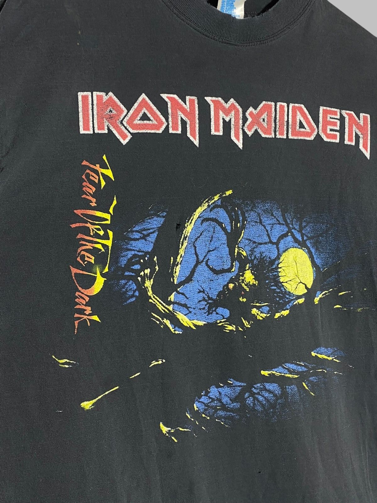 Band Tees Vintage Iron Maiden Graphic Print Distressed t-shirt Size US M / EU 48-50 / 2 - 8 Thumbnail