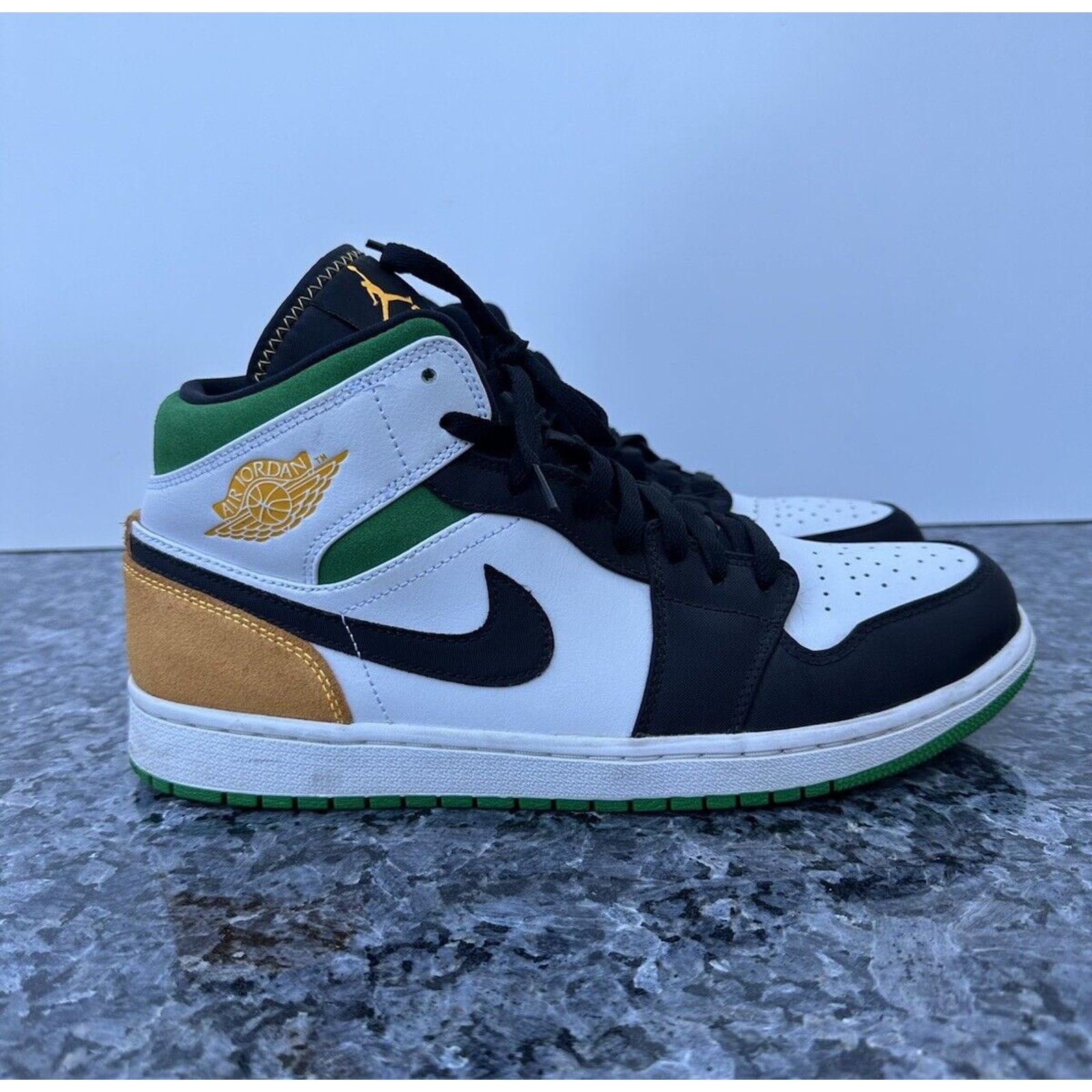 Nike Air Jordan 1 Mid SE Shoes Oakland Lucky Green 10.5