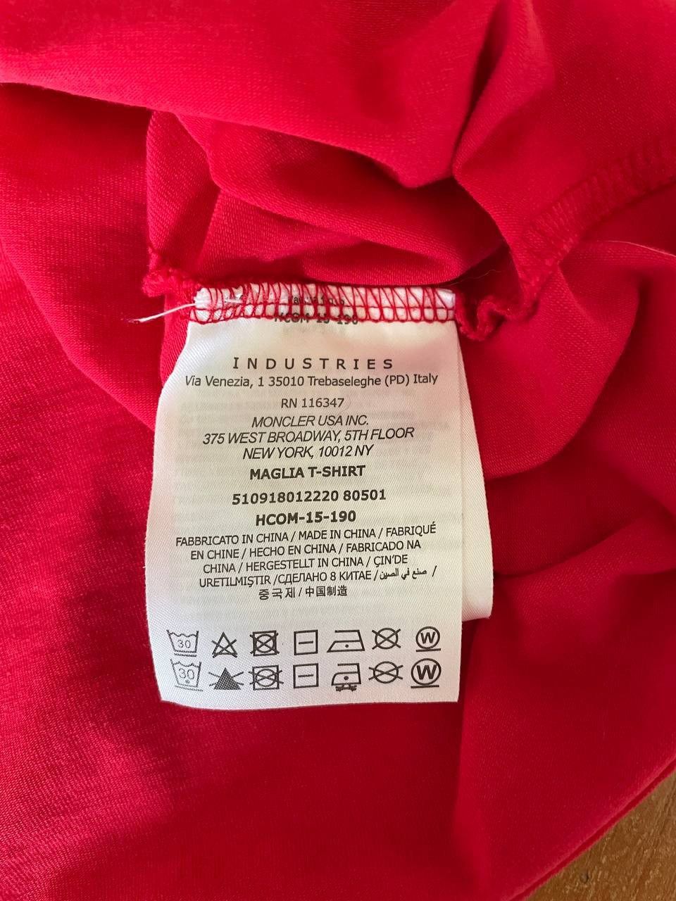 Moncler Moncler Tee T Shirt Red Big Logo Size US L / EU 52-54 / 3 - 11 Thumbnail