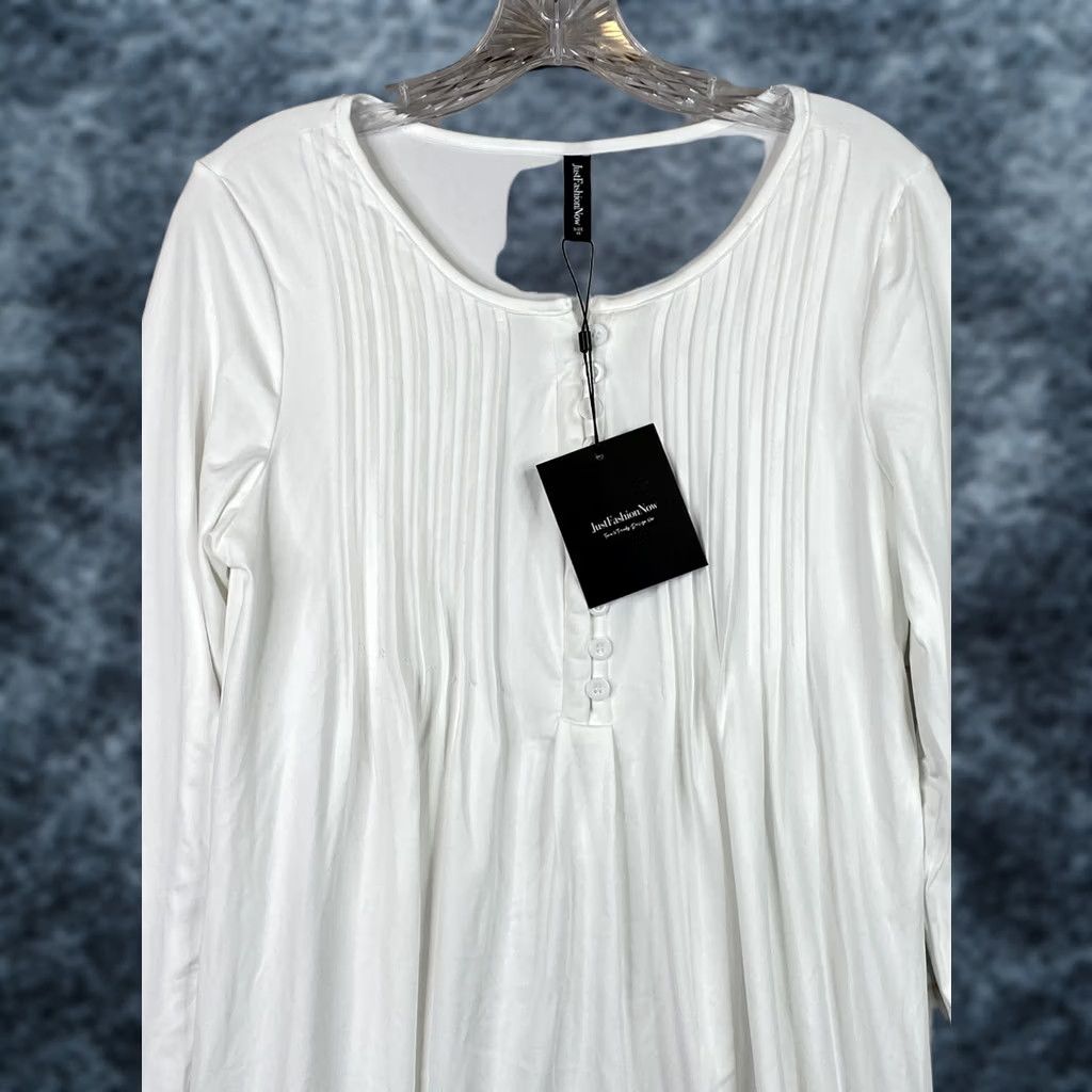 Vintage Just Fashion Now Dress White Long Sleeve Shift Knit NWT M Retro? (rearranged per rules) Size M / US 6-8 / IT 42-44 - 1 Thumbnail