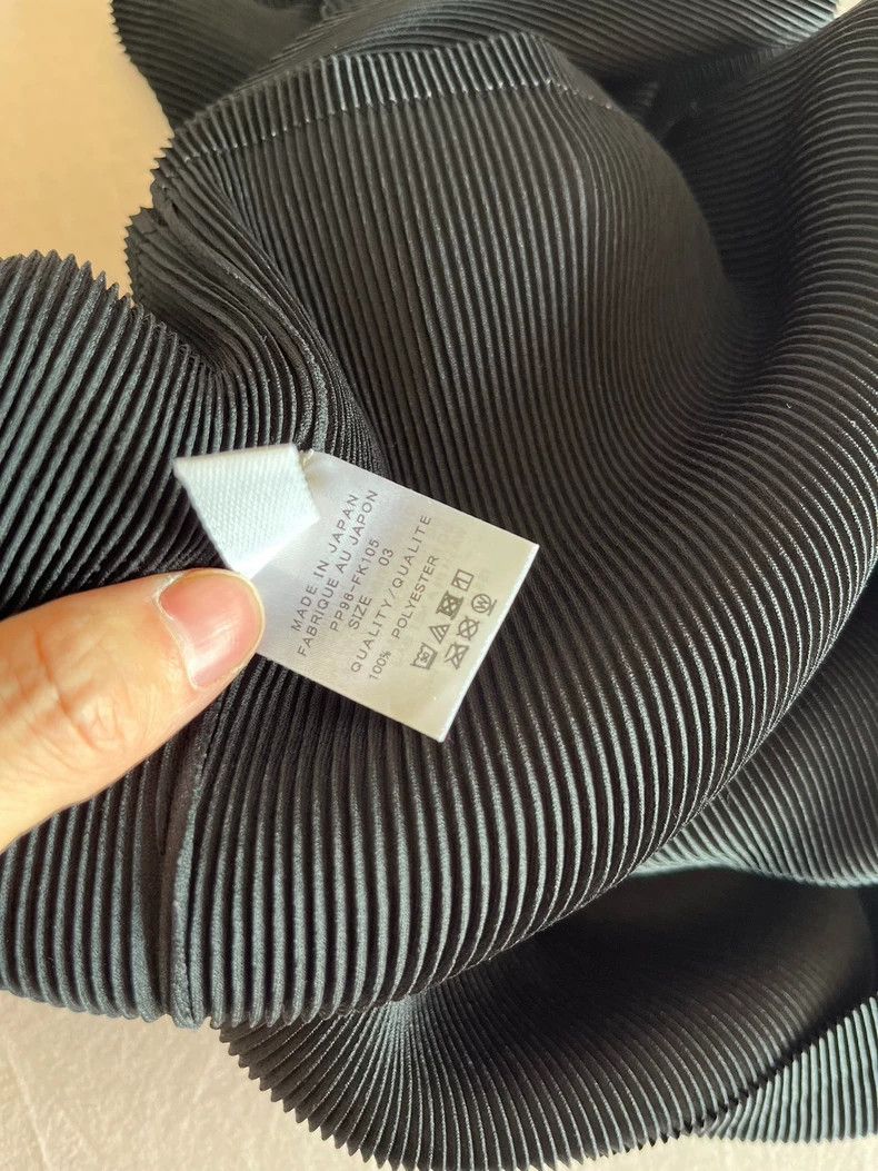 Issey Miyake Issey Miyake size:3 Black pleated short sleeves Size XS / US 0-2 / IT 36-38 - 7 Thumbnail