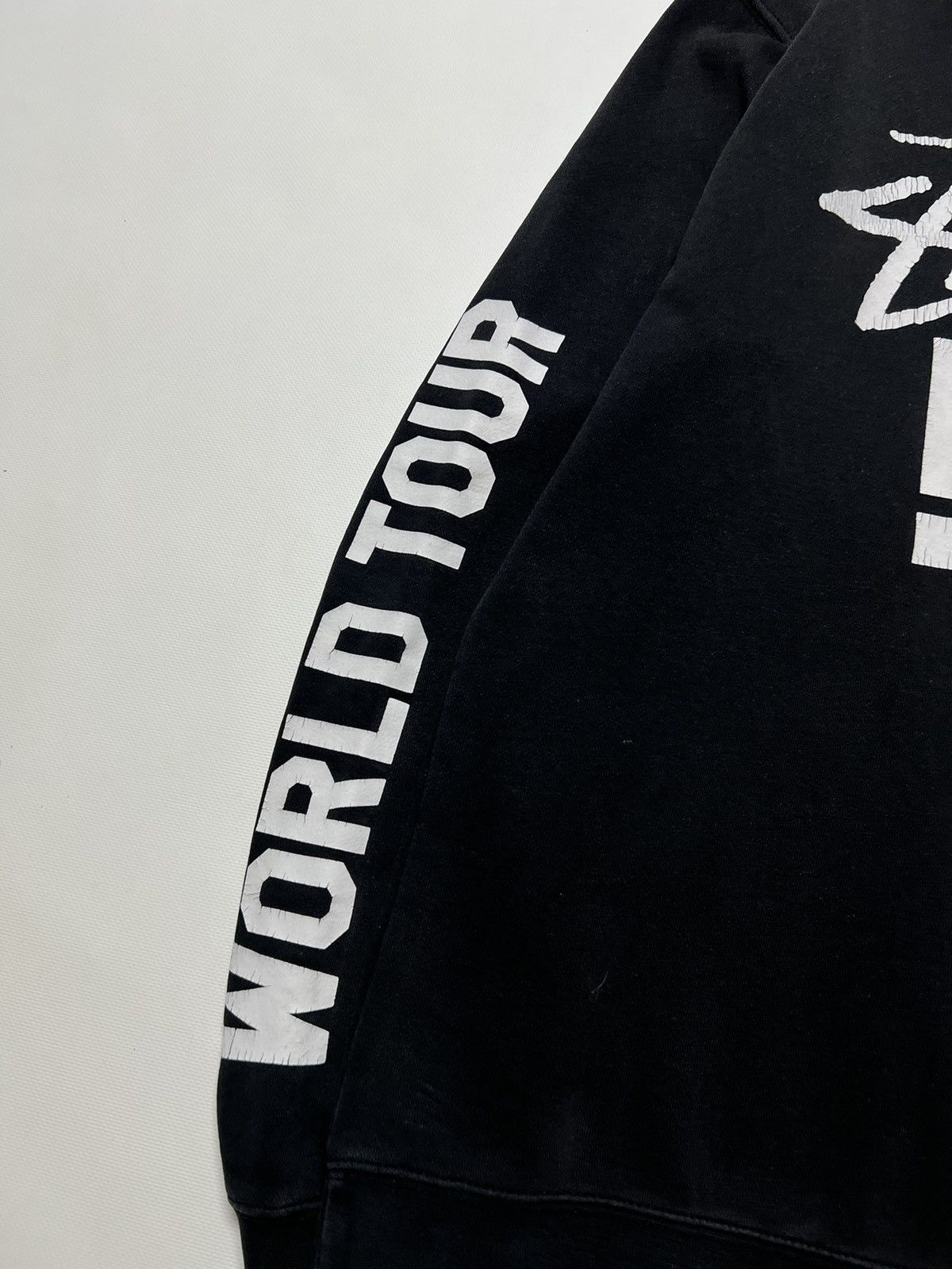 Stussy × Vintage Vintage Y2k Stussy Skull☠️ Thrashed World Tour Sweatshirt 00s Size US L / EU 52-54 / 3 - 8 Thumbnail