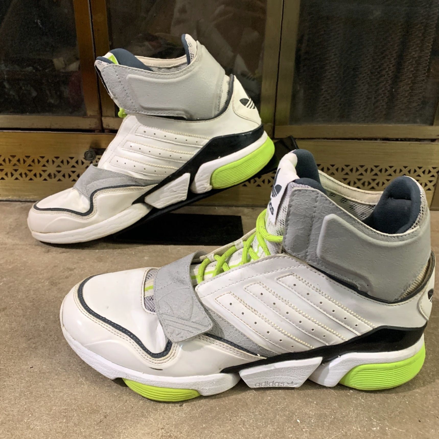 Adidas VINTAGE Adidas Mega Torsion XTH High Top Basketball Sneakers Mens Size 11.5 Volt Gray Size US L / EU 52-54 / 3 - 2 Thumbnail