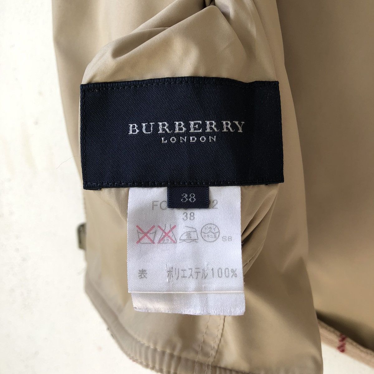 Burberry BURBERRY LONDON Reversible Vest - Nova Check Fleece Size S / US 4 / IT 40 - 13 Thumbnail