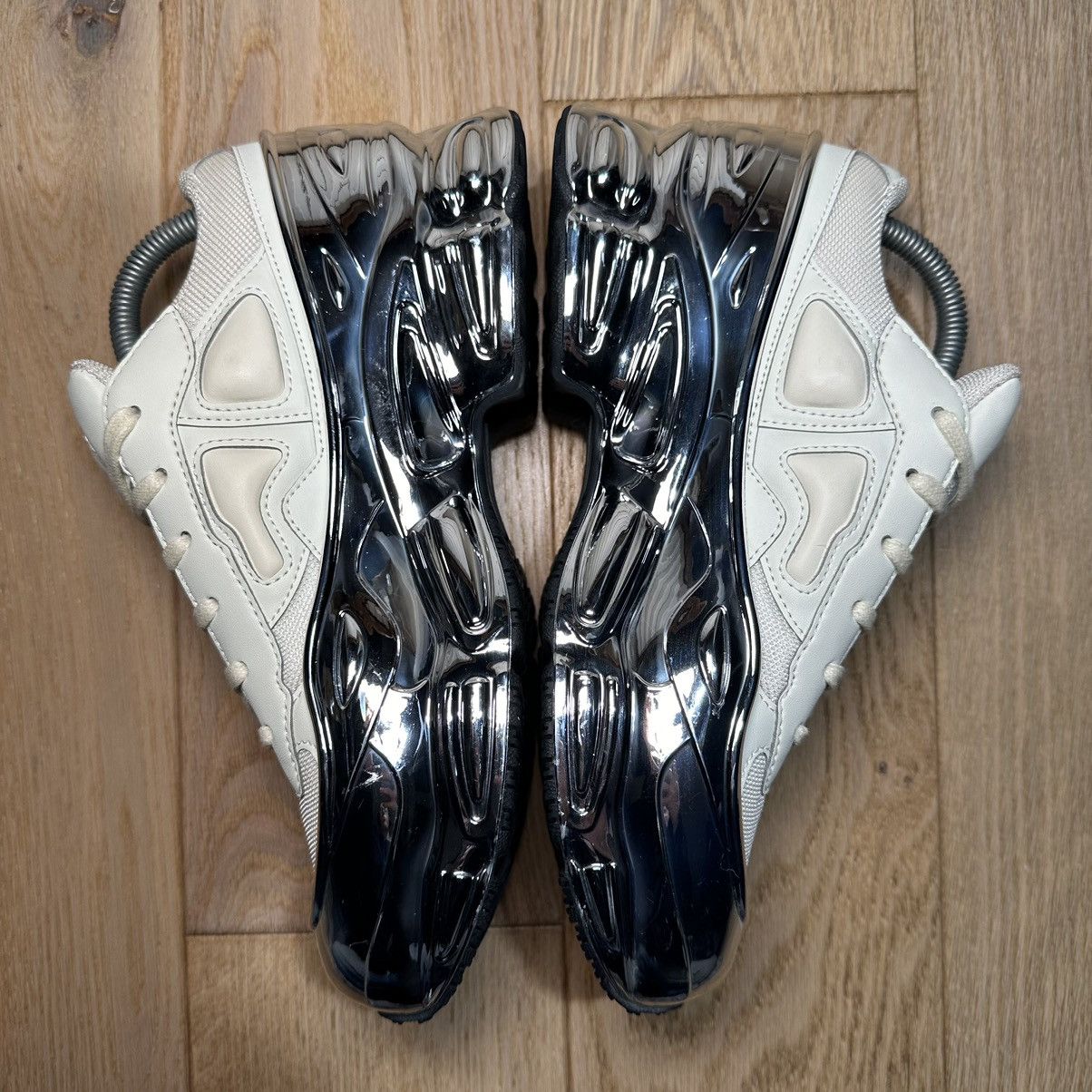 Adidas × Raf Simons adidas Ozweego Raf Simons Cream White Metallic Silver Size US 7 / EU 40 - 4 Thumbnail