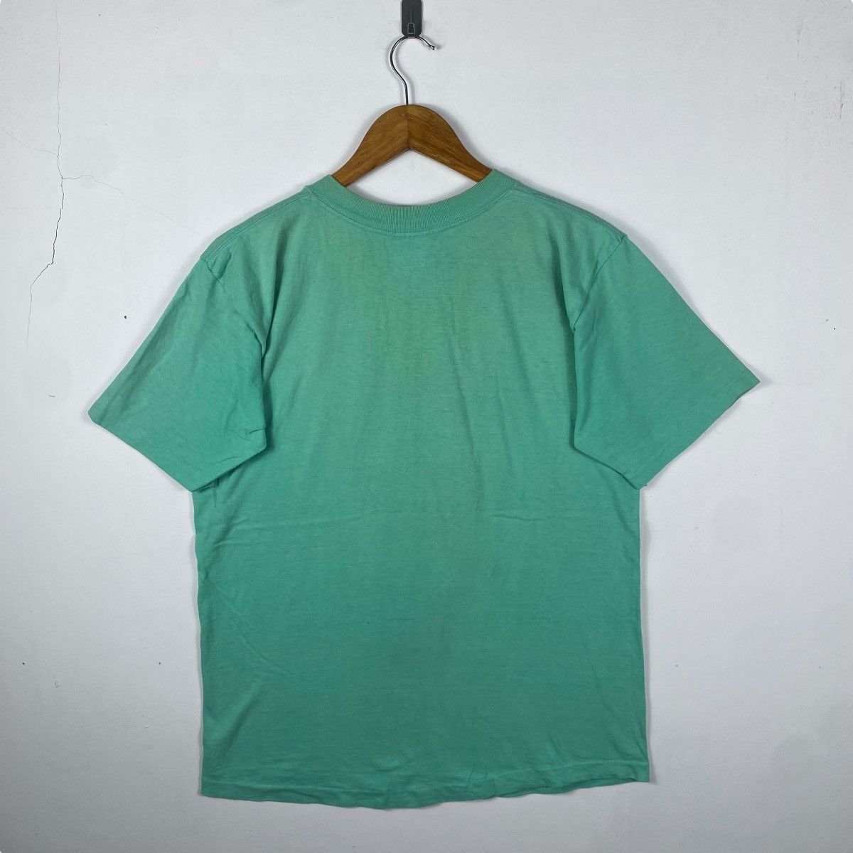 Vintage Vintage 90's MICRONESIA MALL Guam Usa Graphic Faded Tee Size US L / EU 52-54 / 3 - 4 Thumbnail