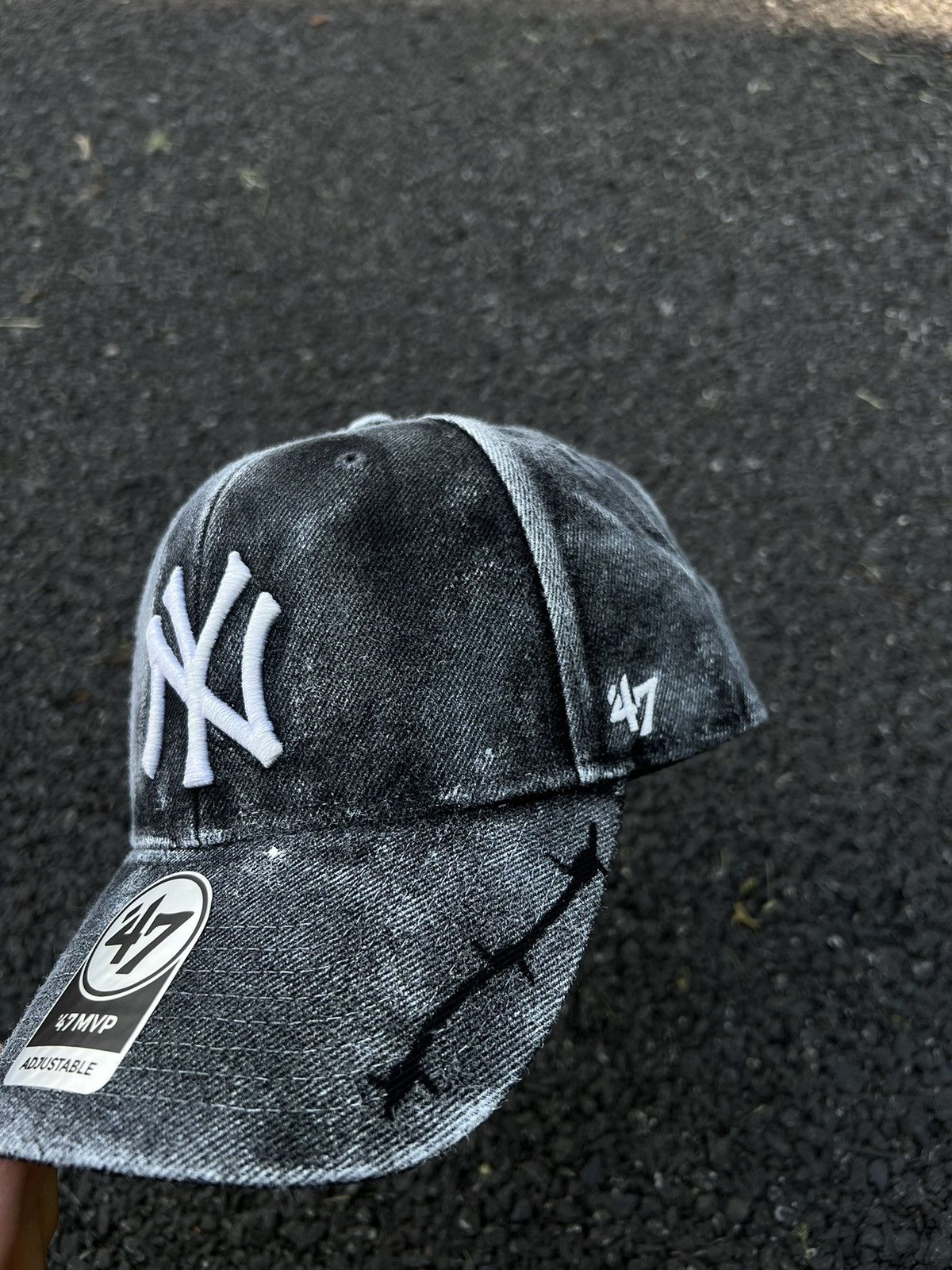 New Era × New York Yankees Custom Maison Margiela STYLE New Era 47 Yankees Hat Size ONE SIZE - 3 Thumbnail