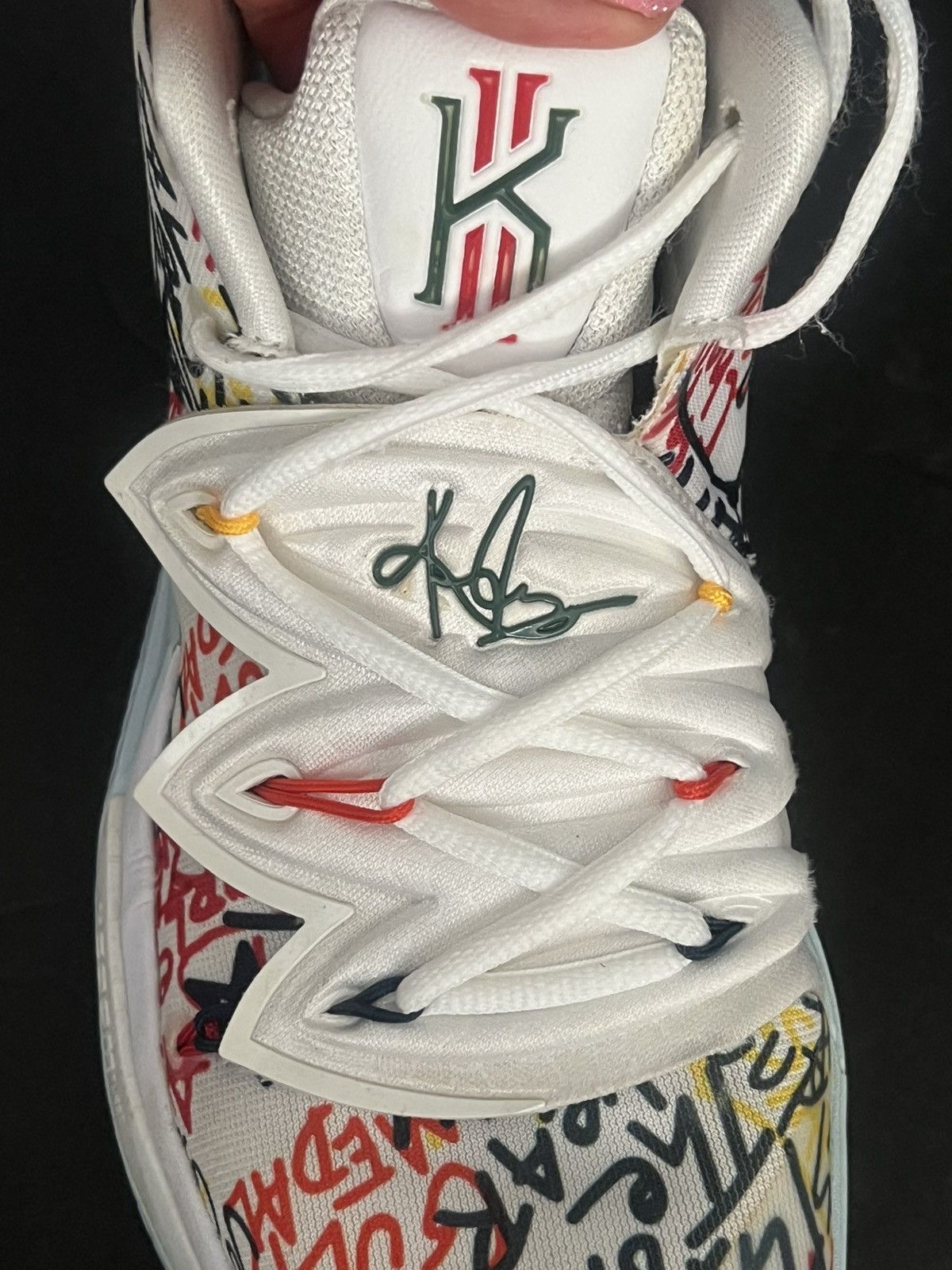 Nike Kyrie Sue Birds graffiti Size US 10.5 / EU 43-44 - 6 Thumbnail