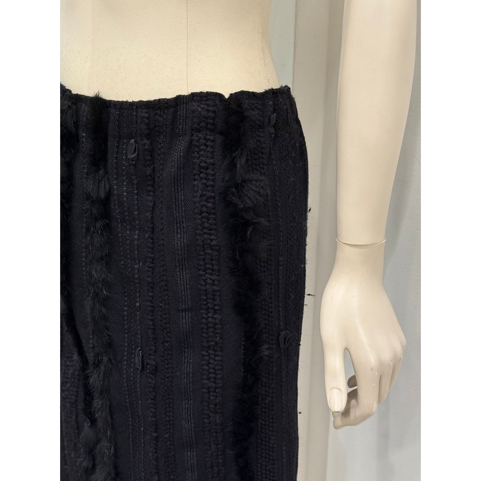 Gucci A/W2002 Gucci by Tom Ford runway fur skirt Size 29" - 7 Thumbnail