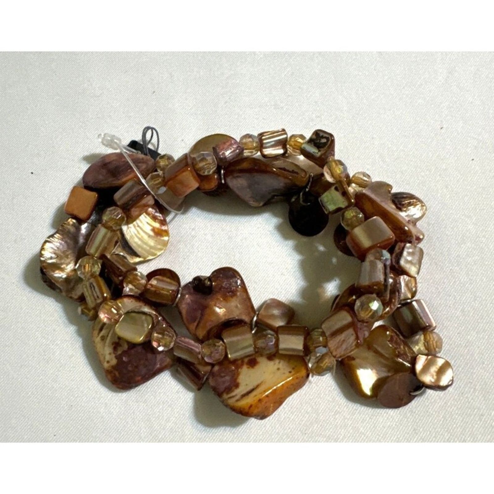 Avenue Bracelet MultiStretch Strand Brown Dyed Sea Shell Beads NWOT Size ONE SIZE - 3 Thumbnail