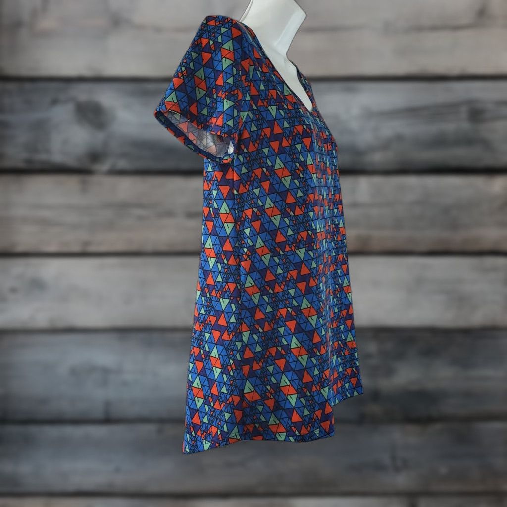 Vintage LuLaRoe Womens Classic T XS Blue Red Geometric Short Sleeve Shirt T-Shirt Womens XS Geometric Pattern Nautical? Size 26" / US 2 / IT 38 - 1 Thumbnail