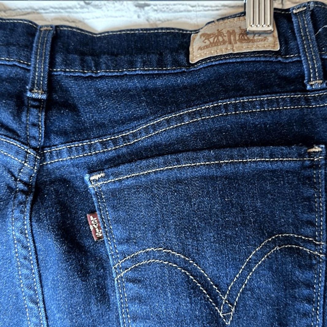 Levi's VINTAGE? Levi’s 515 Women’s Boot Cut Jeans size 8 Blue Jeans Women Regular 8 Bootcut Classic 90s Style Mens Womens? Size 30" / US 8 / IT 44 - 6 Thumbnail
