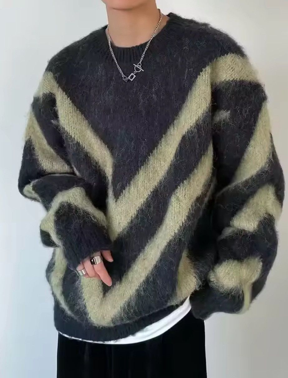 Japanese Brand 🔥 Cozy Oversized Microfiber Sweater | Bold V-Stripe Size US XL / EU 56 / 4 - 3 Thumbnail