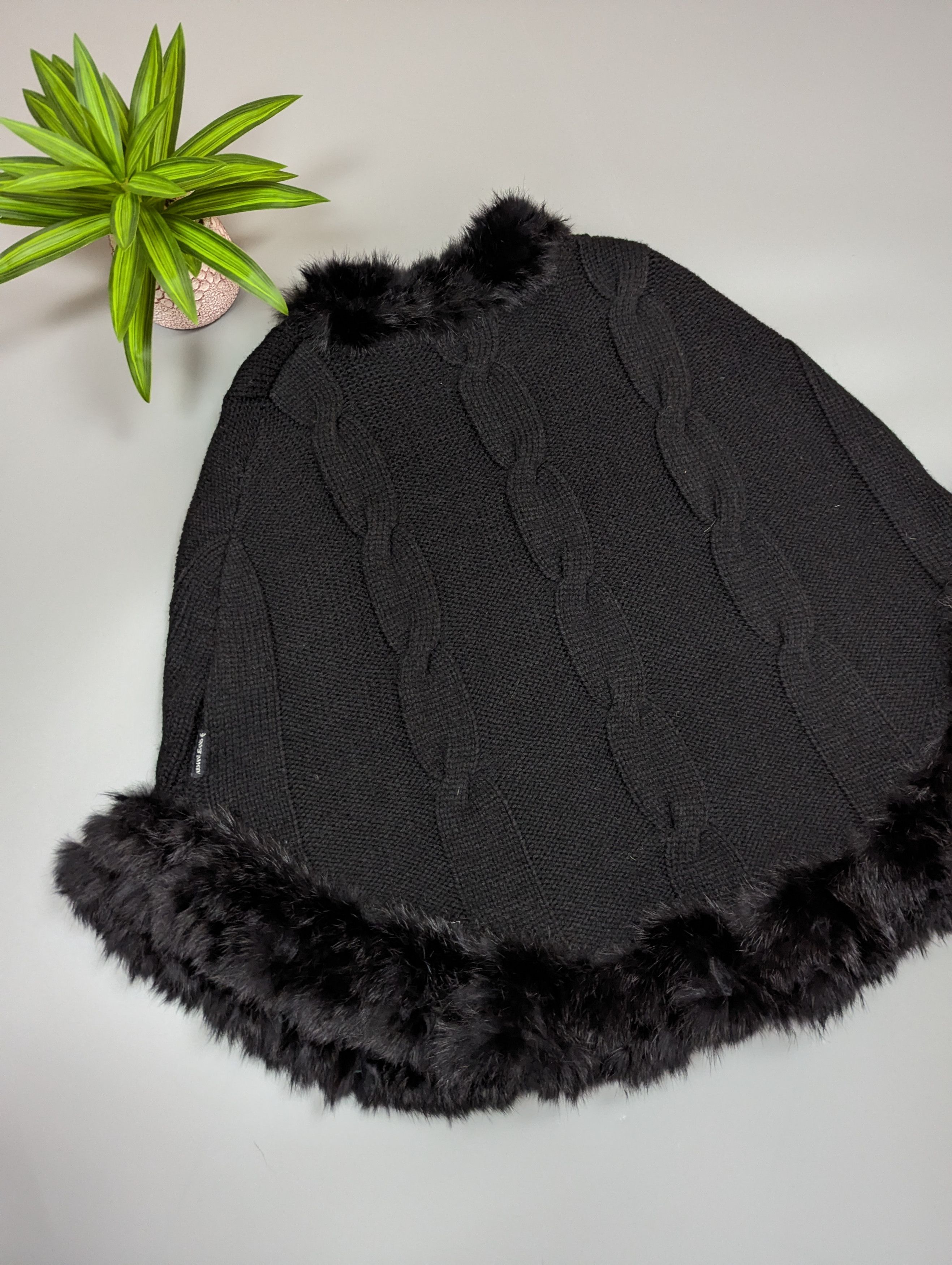 Giorgio Armani Armani Jeans Knitted Poncho Black Faux Fur Trim Bolero Size M / US 6-8 / IT 42-44 - 16 Thumbnail