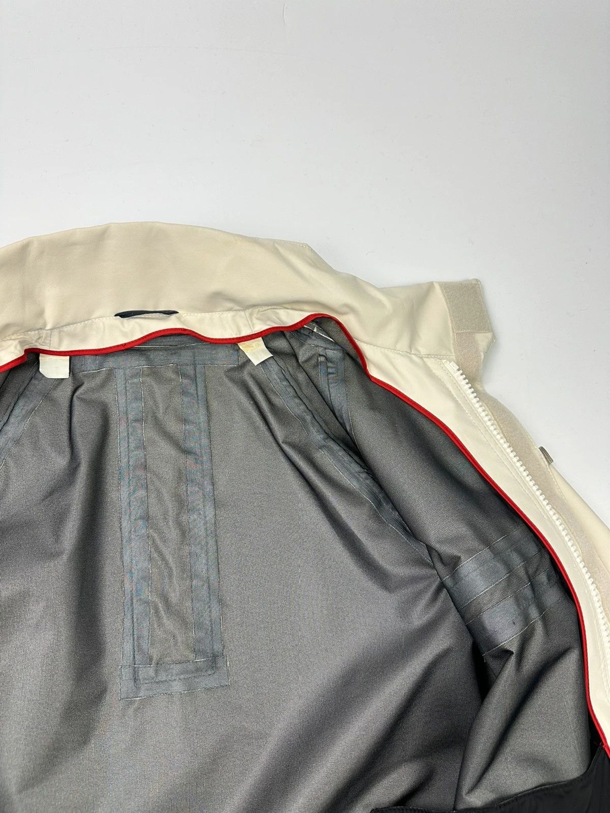 Prada Prada Sport FW2000 White Sailing Rain Jacket Gore-Tex Size US M / EU 48-50 / 2 - 14 Thumbnail