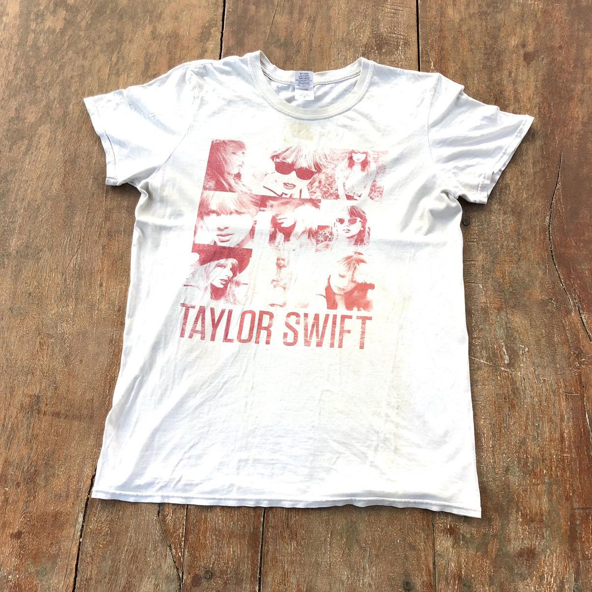 Band Tees Vintage Taylor Swift Tour T Shirt Size US S / EU 44-46 / 1 - 2 Thumbnail