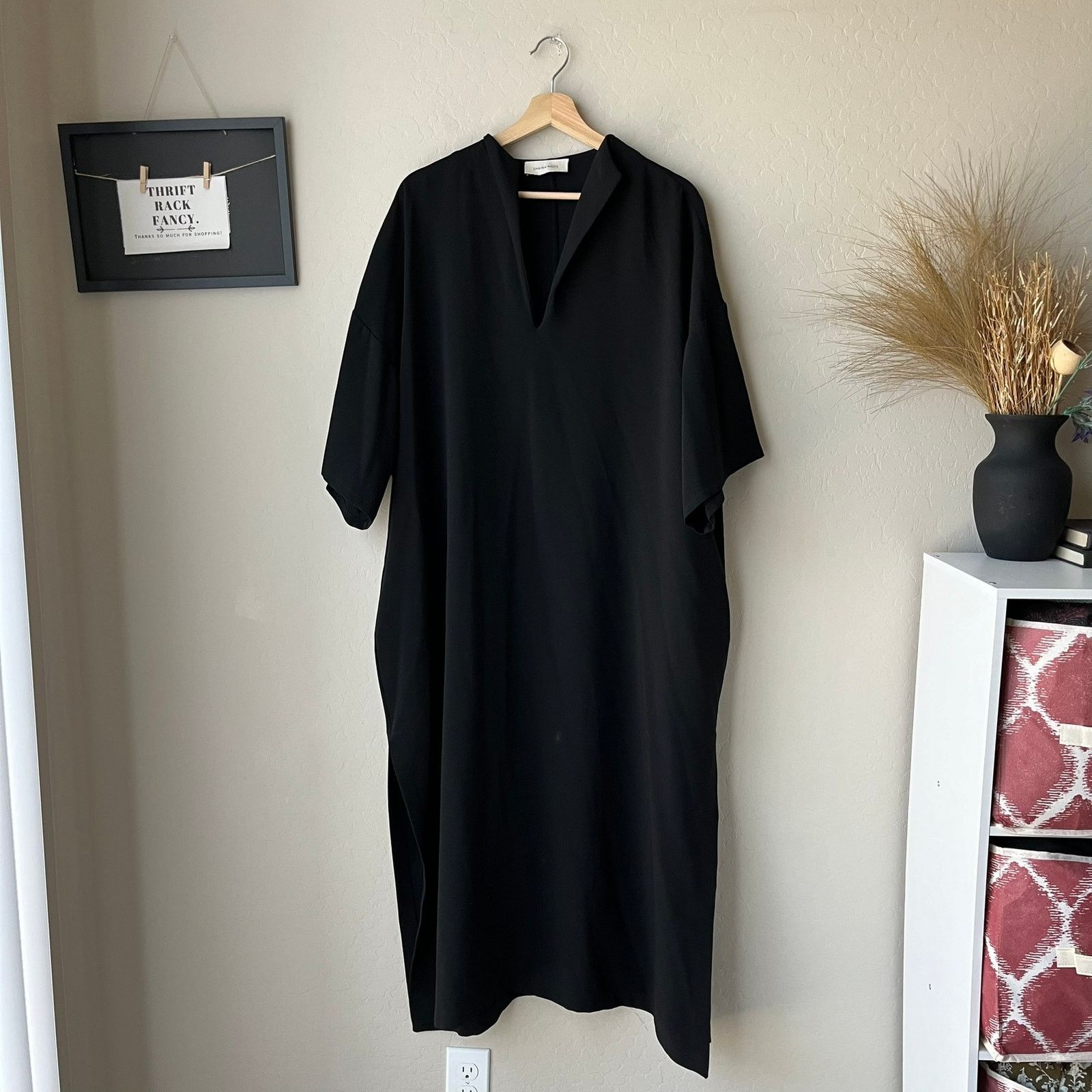 Shaina Mote Shaina Mote Dress Black Short Sleeve Relaxed Midi Dress OS Size ONE SIZE - 1 Thumbnail