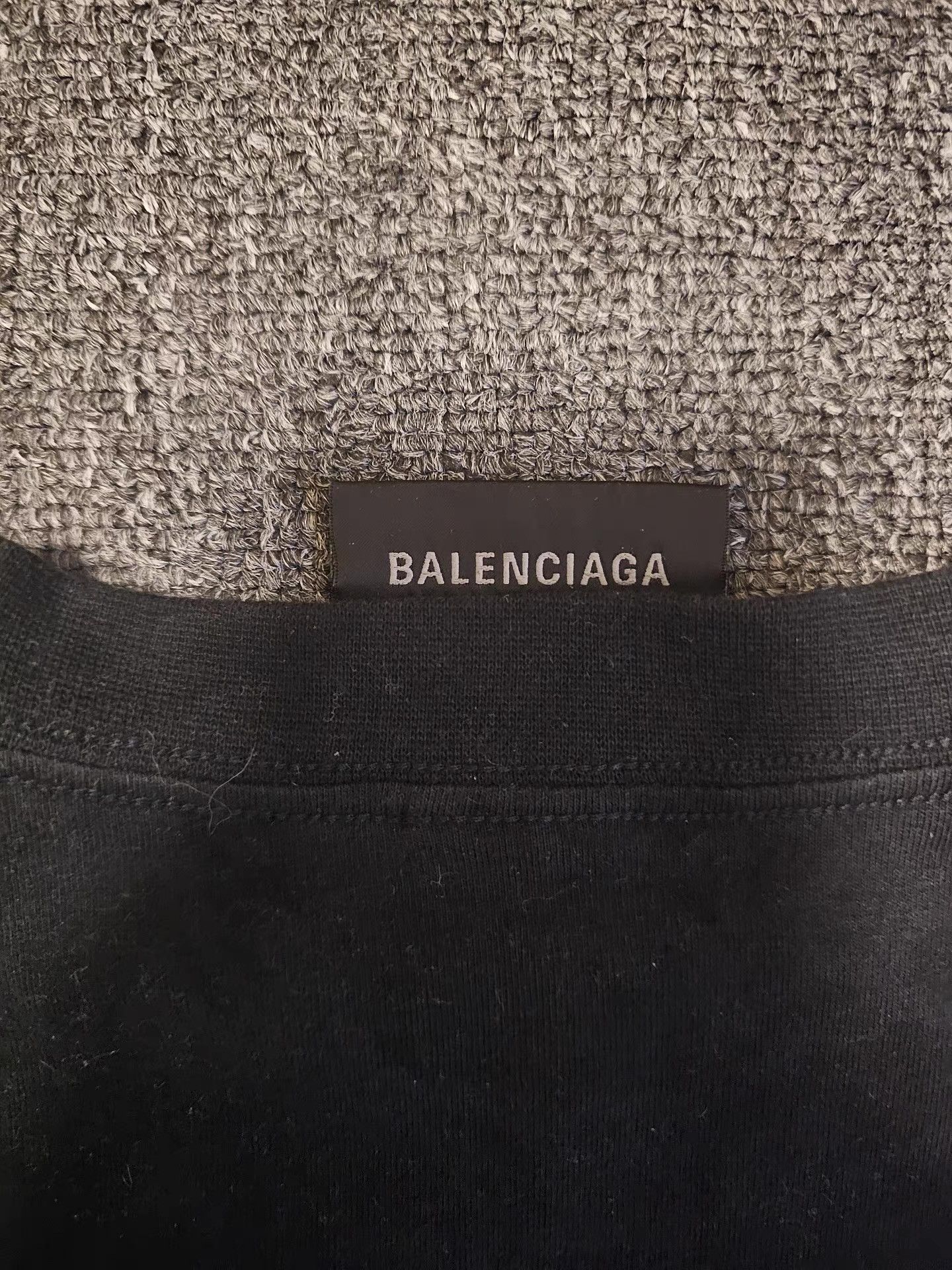 Balenciaga Balenciaga Women's Black Graffiti Short Sleeve T-shirt Size US M / EU 48-50 / 2 - 5 Thumbnail