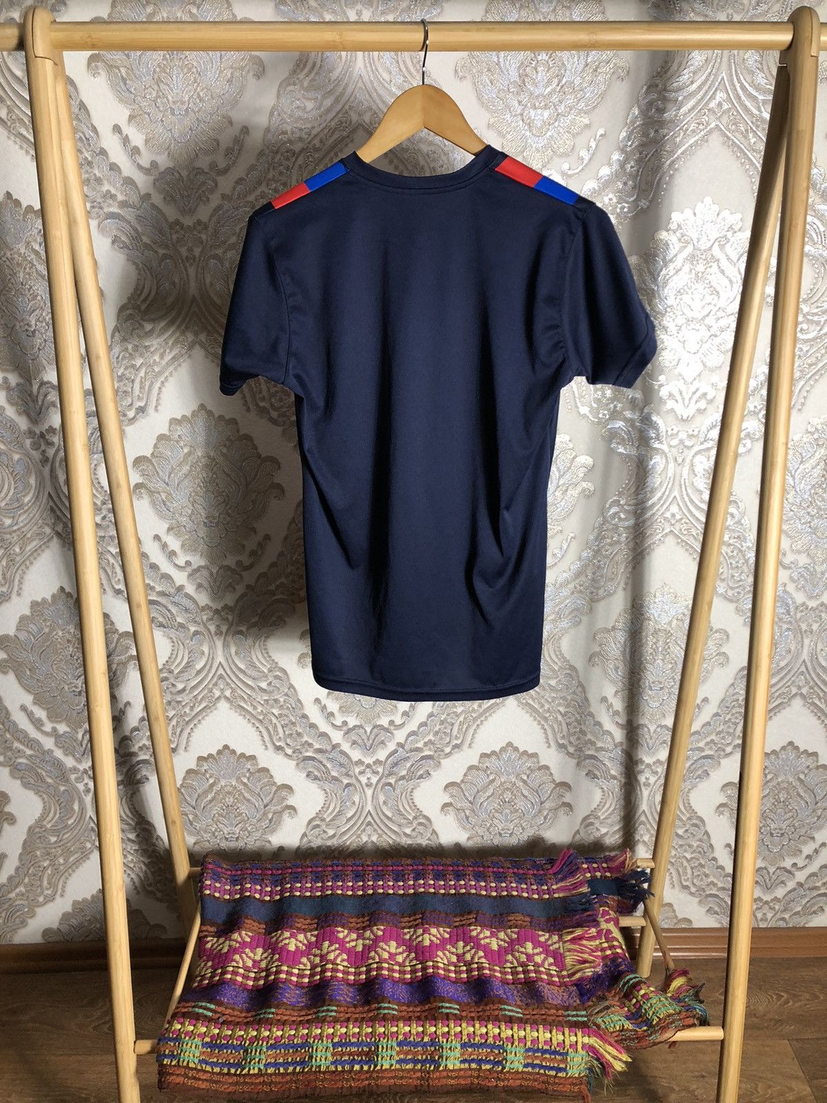 Vintage VERY RARE FC BARCELONA SPAIN RETRO SOCCER JERSEY BLOKE Y2Kq Size US S / EU 44-46 / 1 - 4 Thumbnail
