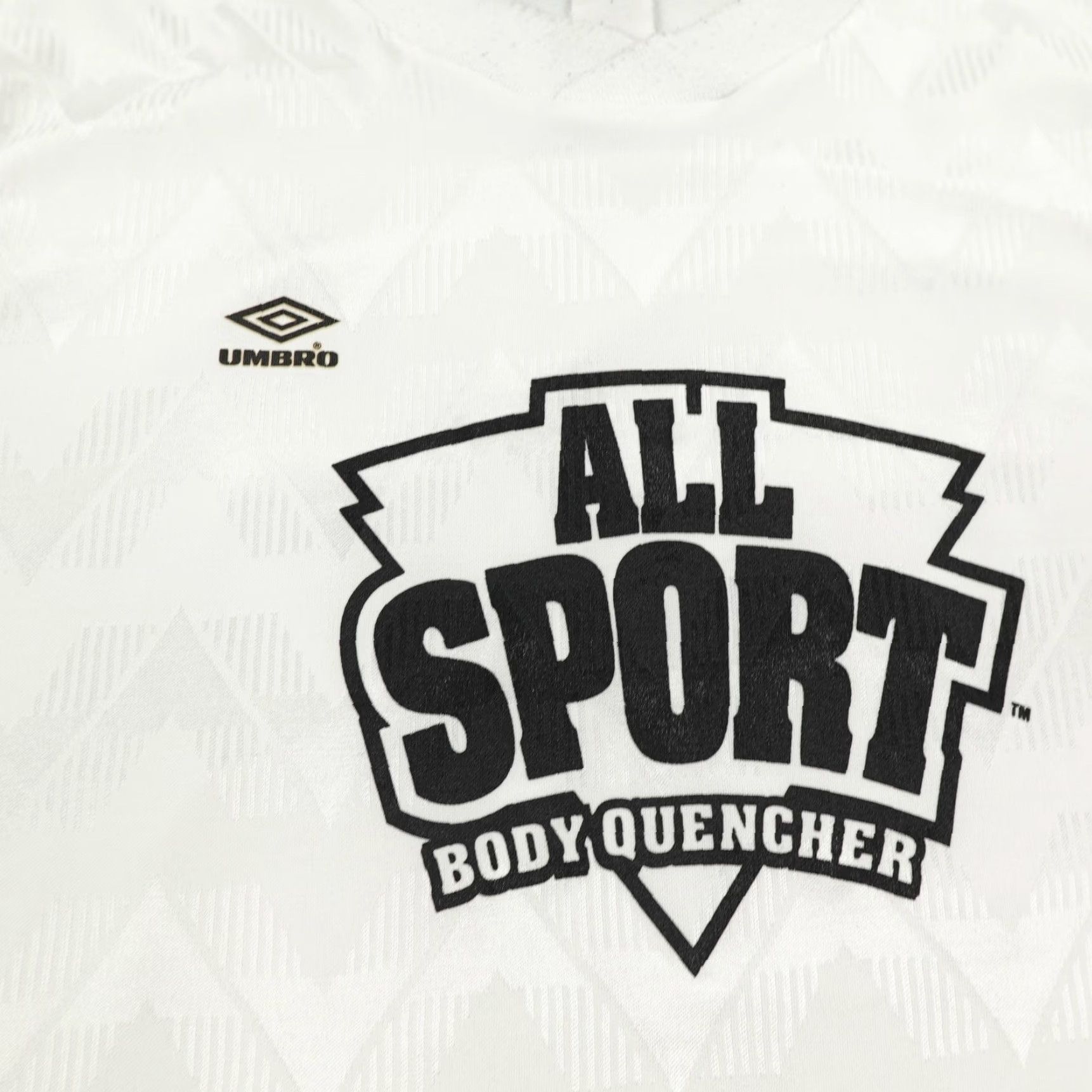 Umbro VINTAGE Umbro Shirt Mens XL White Soccer Jersey #21 90s USA Shiny Silky Satin Graphic Print Crew Neck Short Sleeve Pullover Jersey Mens) Size US XL / EU 56 / 4 - 2 Thumbnail