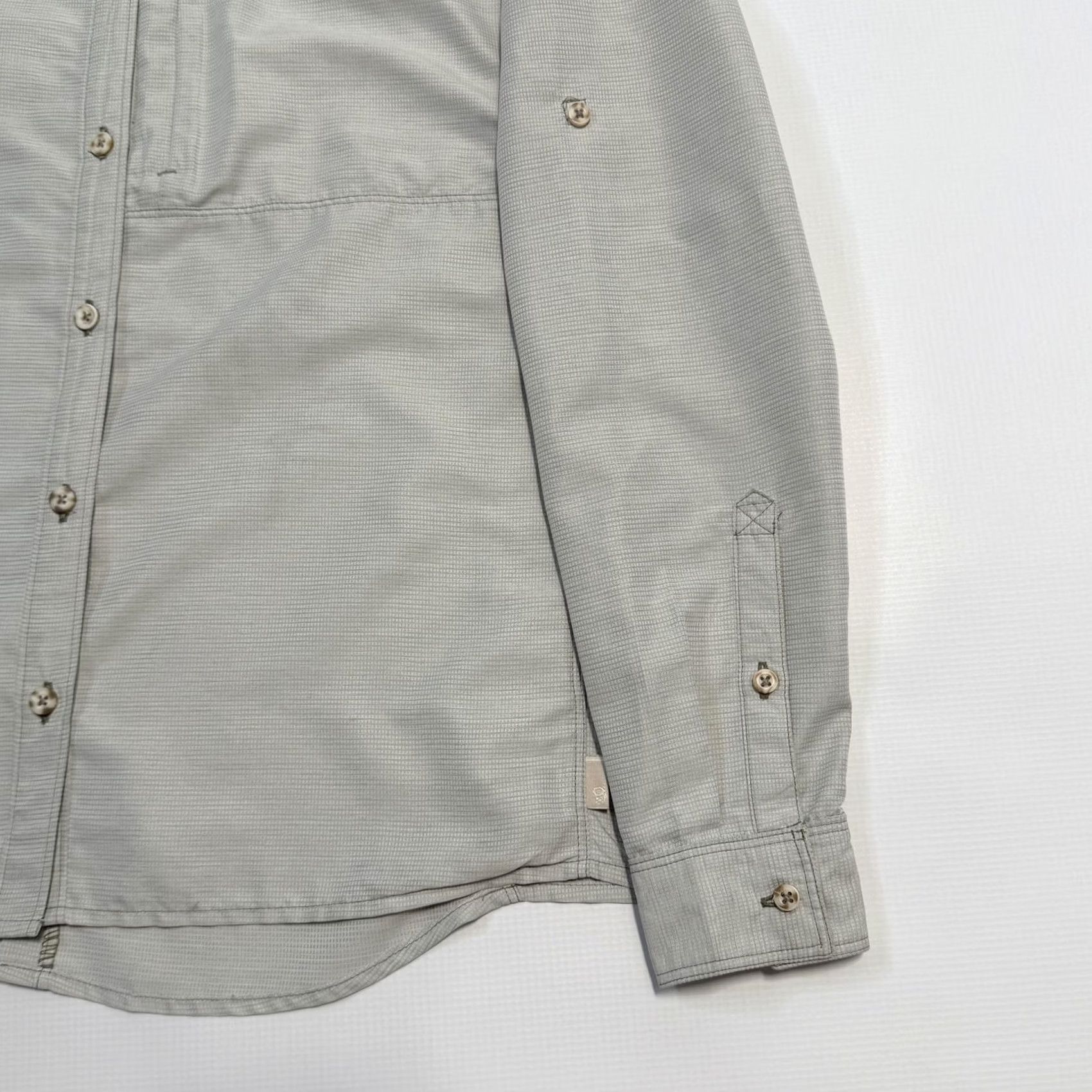 Mountain Hardwear Mountain Hardwear Shirt Mens L Gray Long Sleeve Button Zip Pocket Hiking Size US L / EU 52-54 / 3 - 5 Thumbnail
