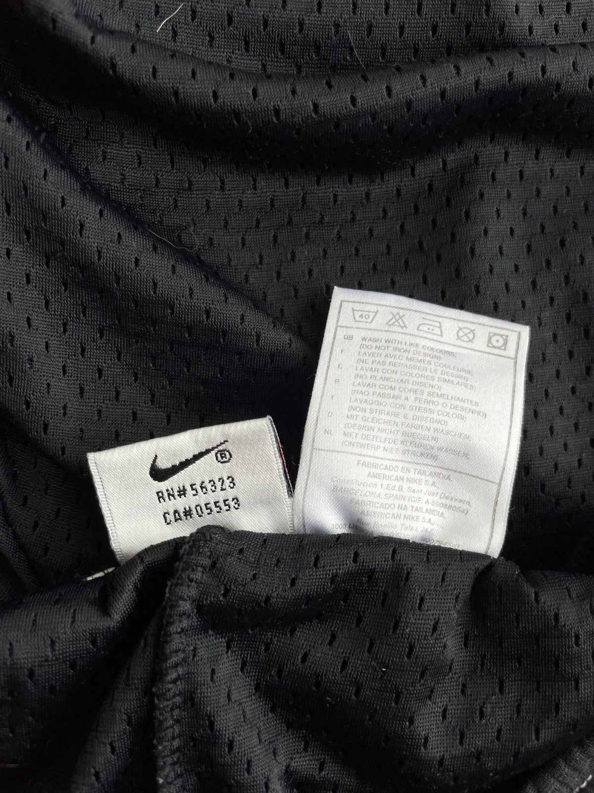 Nike Vintage Nike Basketball Shorts Size US 32 / EU 48 - 8 Thumbnail