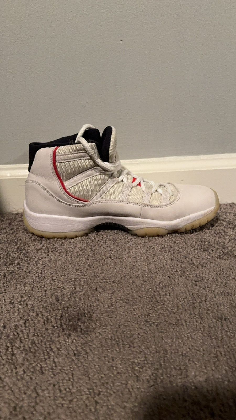 Jordan Brand × Nike Jordan 11 Platinum Tint (GS) Size US 7 / EU 40 - 2 Thumbnail