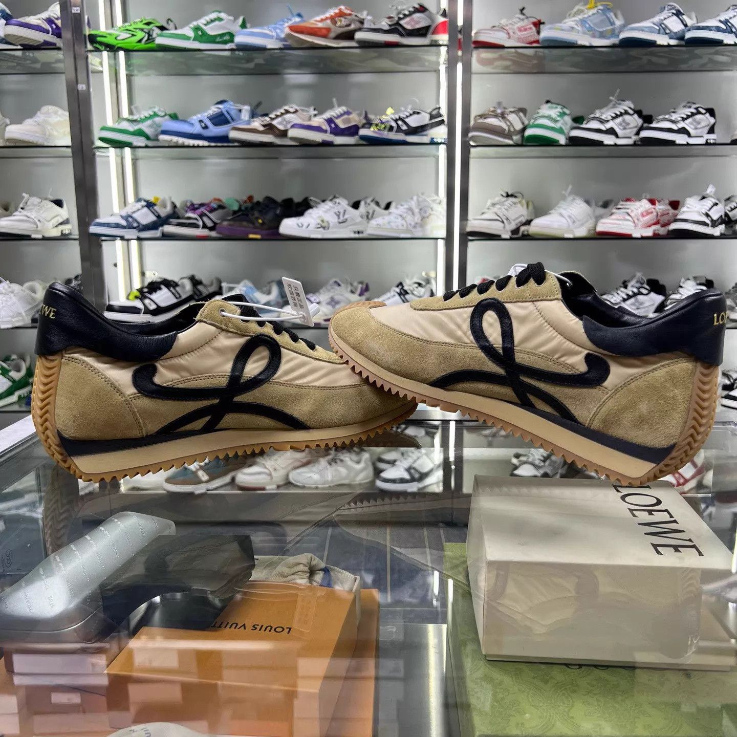 Louis Vuitton LOEWE Flow Runner Suede Brown 44 Size US 11 / EU 44 - 4 Thumbnail