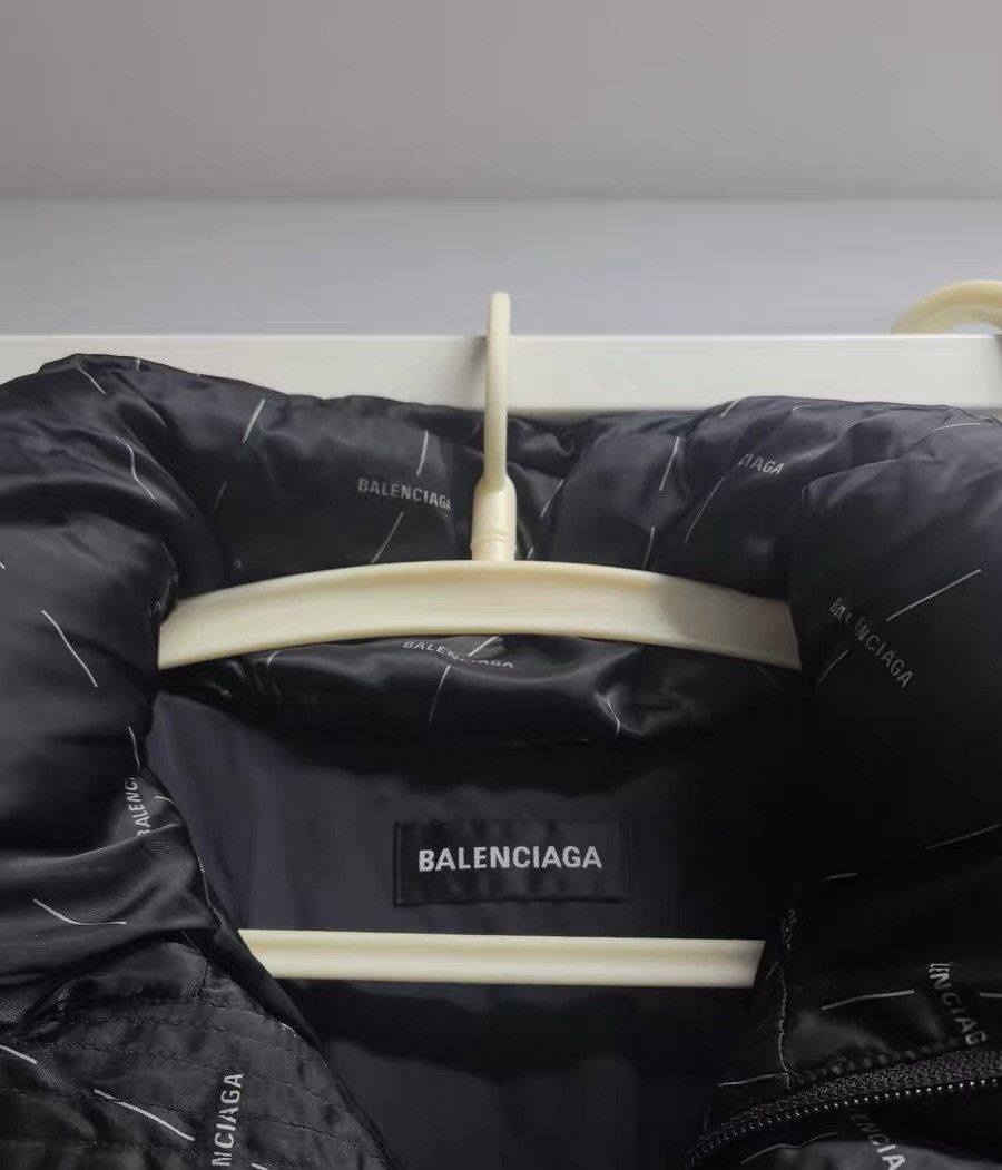 Balenciaga Balenciaga Paris Black Full-Print Logo Men's Down Jacket Size US L / EU 52-54 / 3 - 5 Thumbnail