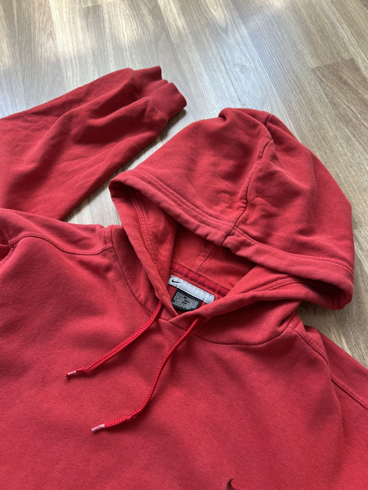 Nike Vintage Y2K Nike Men’s Red Swoosh Cotton Hoodie Size Size US M / EU 48-50 / 2 - 6 Thumbnail