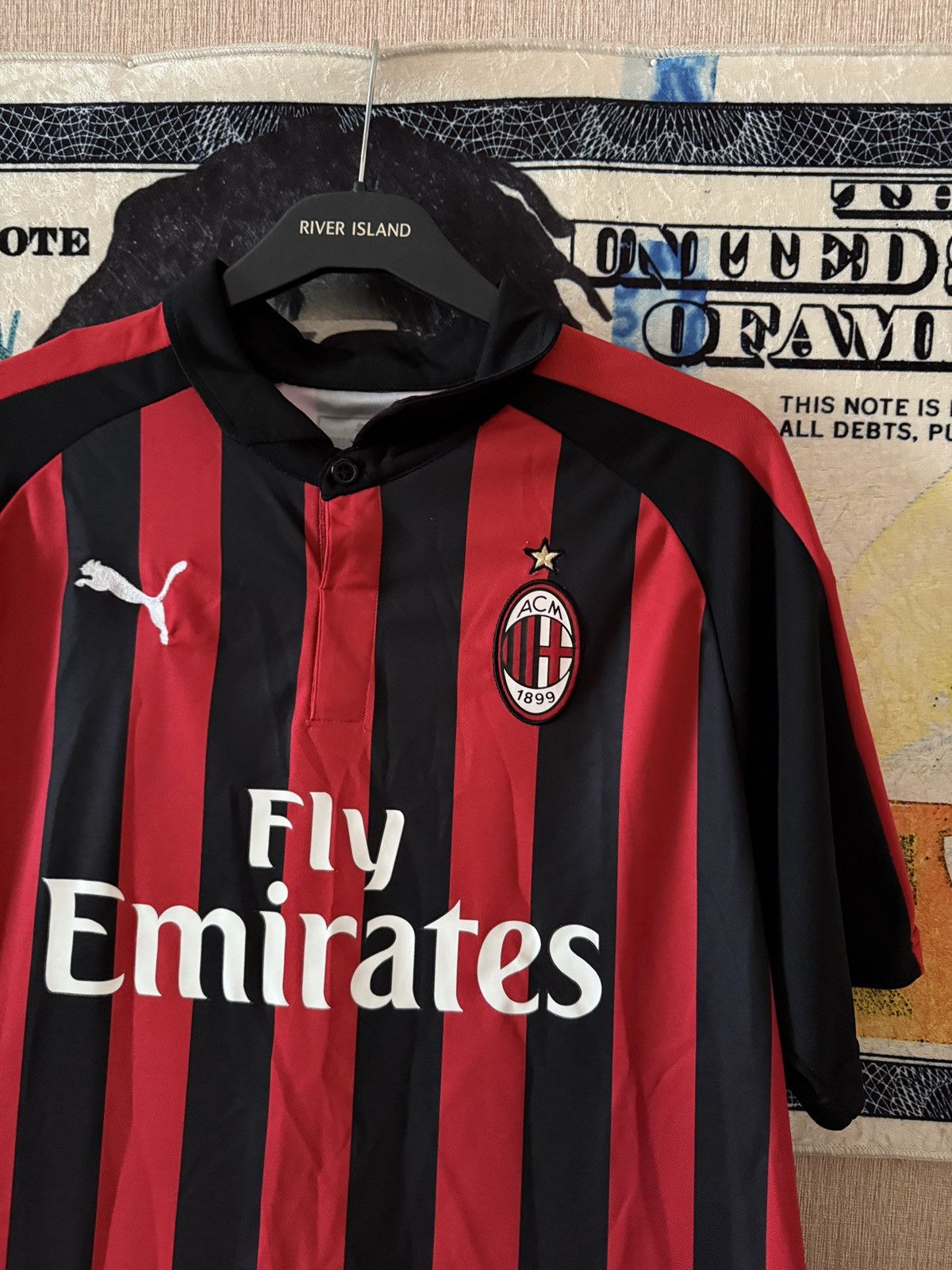 Puma AC Milan Home Jersey 2017/18 Puma Fly Emirates Borini #11 Size US L / EU 52-54 / 3 - 6 Thumbnail