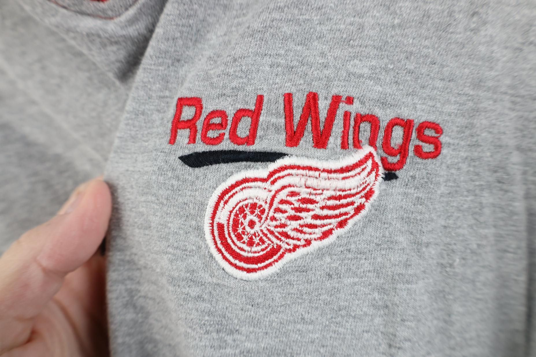 Vintage Vintage 90s Red Wings Hockey Short Sleeve V-Neck T-Shirt Size US M / EU 48-50 / 2 - 4 Thumbnail