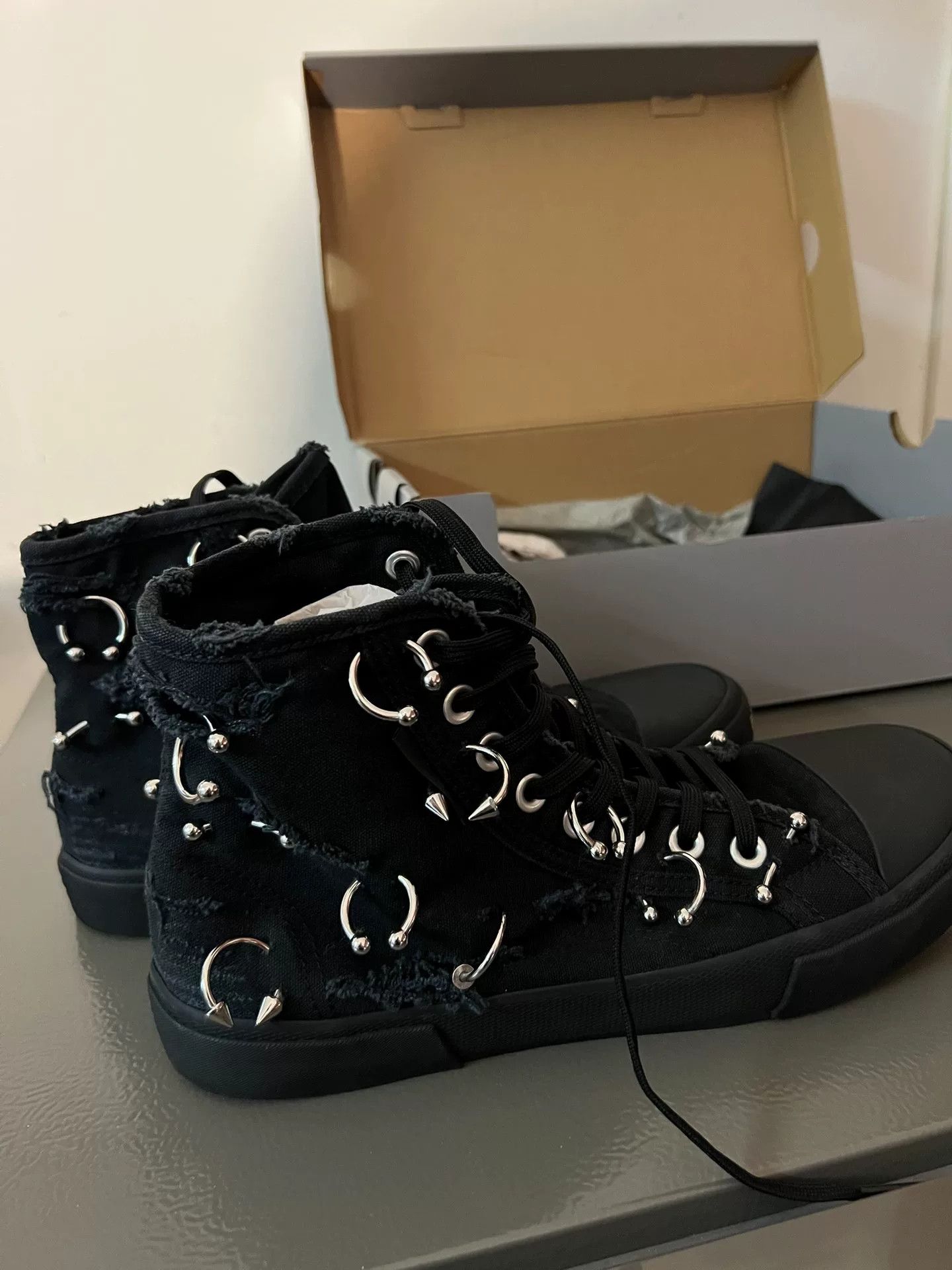 Balenciaga Balenciaga High-Top Canvas Sneakers Size US 9 / EU 42 - 1 Thumbnail
