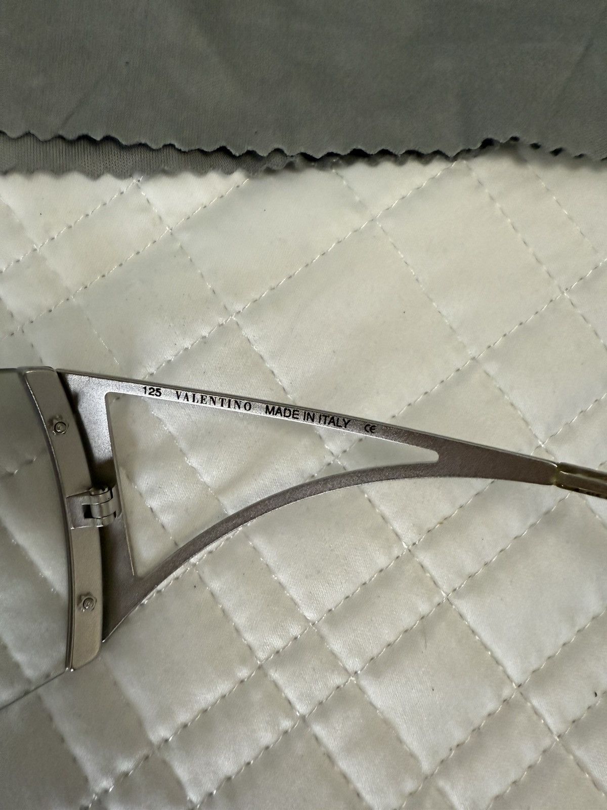 Valentino Vintage Authentic Valentino sunglasses Size ONE SIZE - 6 Thumbnail