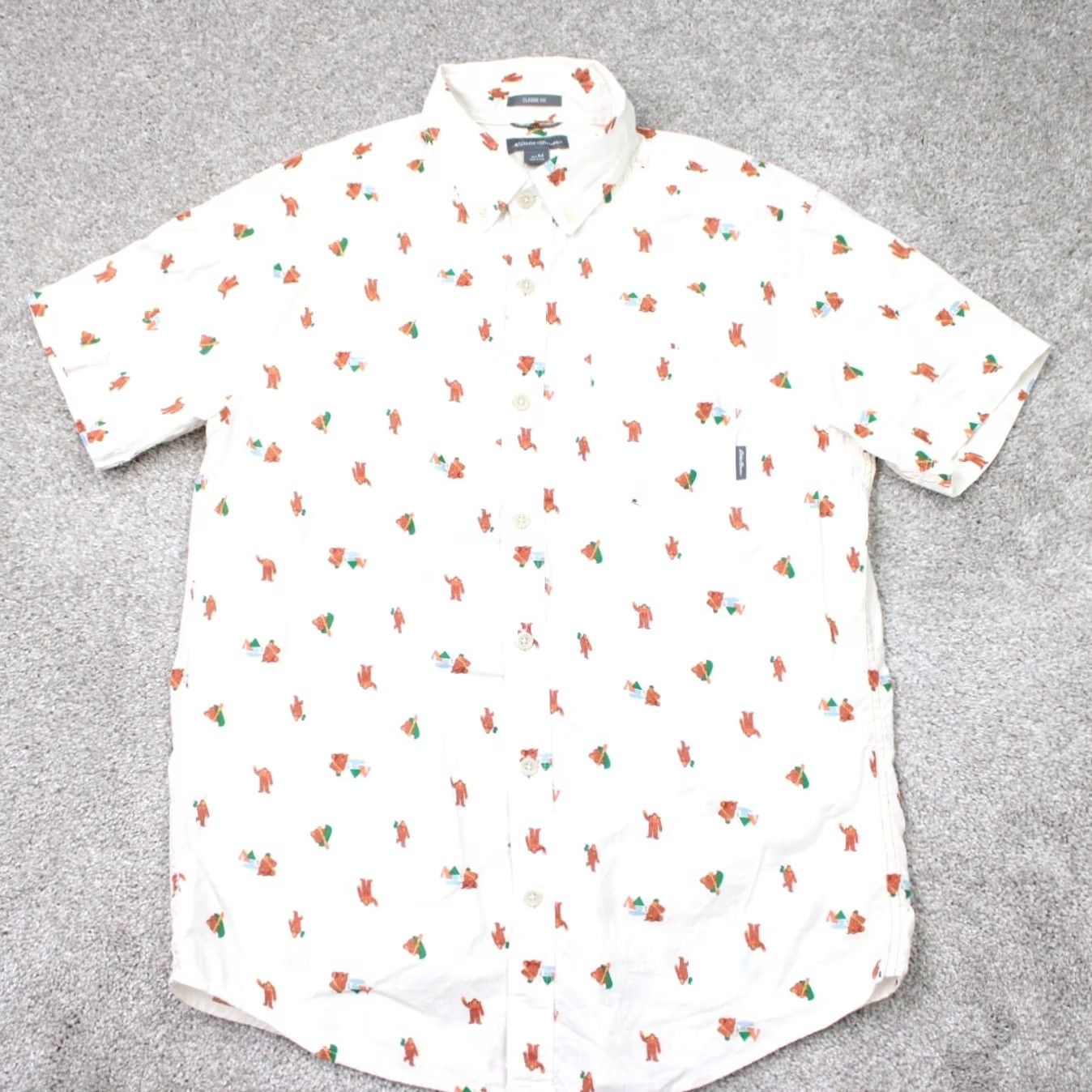 Eddie Bauer Eddie Bauer AOP Shirt Mens Medium White Bigfoot All Over Print S/S Graphic Print Button-Up Casual Workwear Travel Size US M / EU 48-50 / 2 - 2 Thumbnail