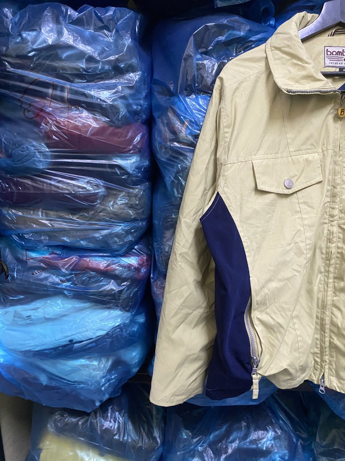 Japanese Brand Vintage Bombshell Shewear for Riders Beige Navy Windbreaker Size US M / EU 48-50 / 2 - 7 Thumbnail
