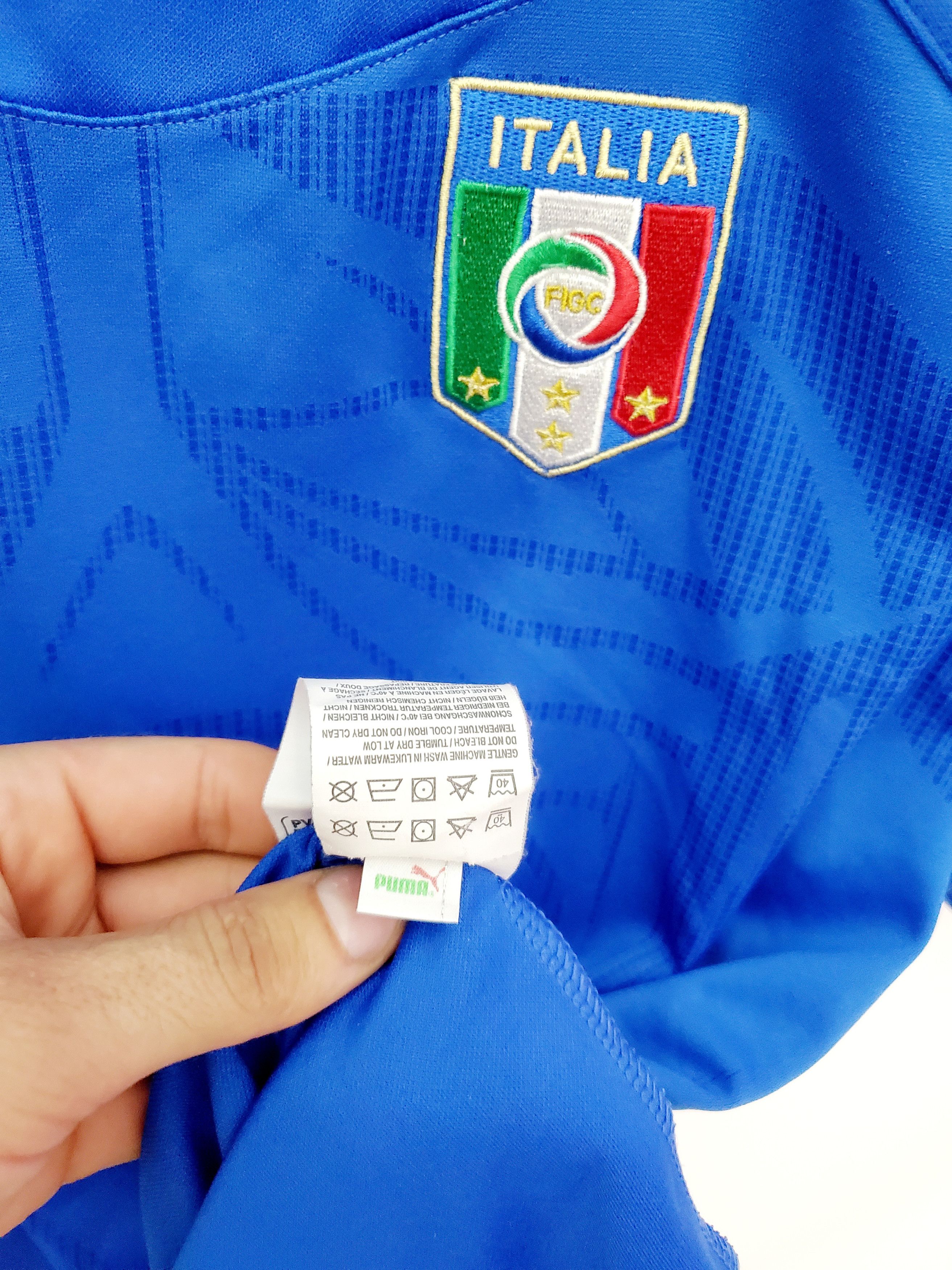 Puma × Vintage 2010-2012 Italy Player Issue Home soccer jersey size M Size US M / EU 48-50 / 2 - 6 Thumbnail