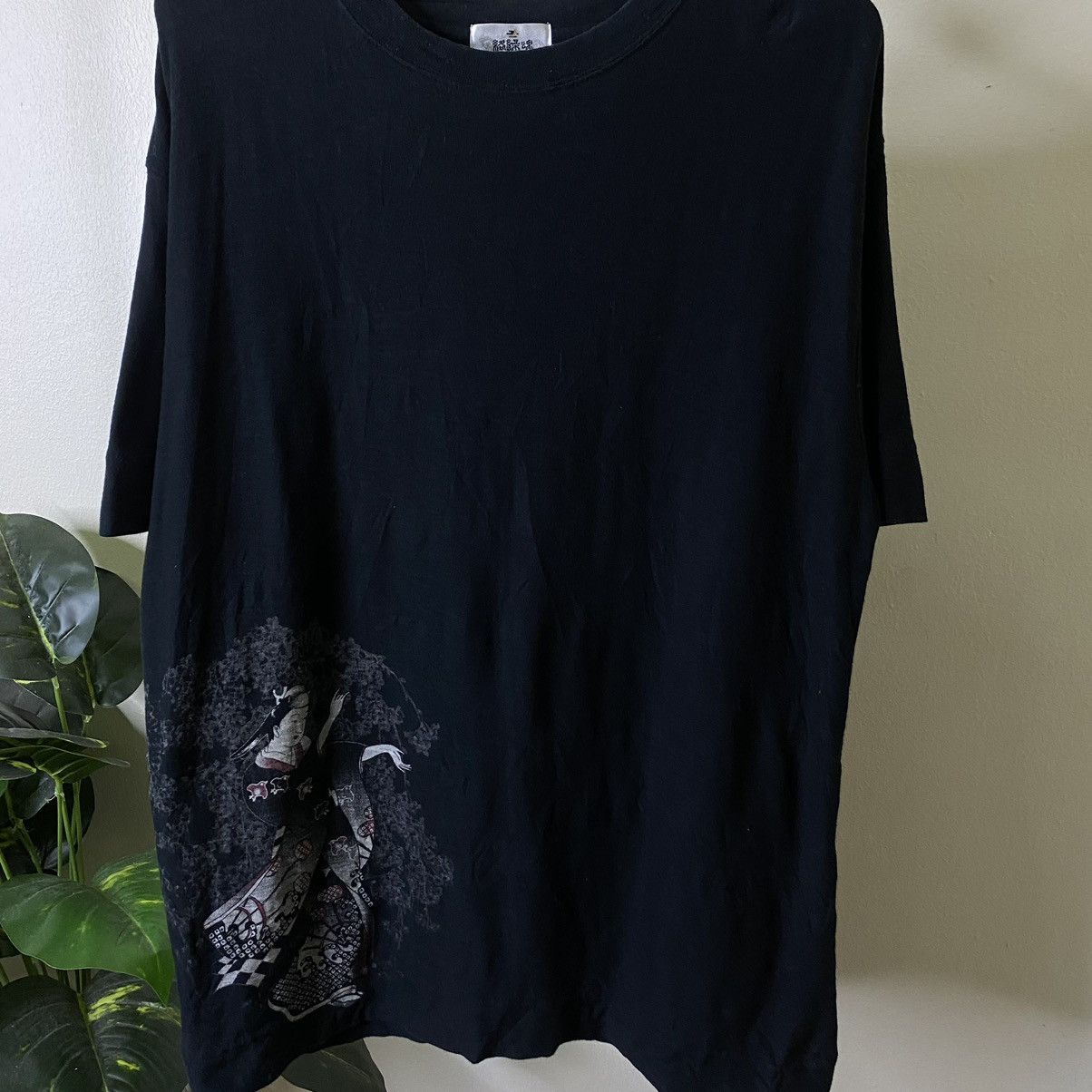 Japanese Brand Karakuri Tamashii Embroidery Geisha Sakura Bloom Tee Size US L / EU 52-54 / 3 - 6 Thumbnail